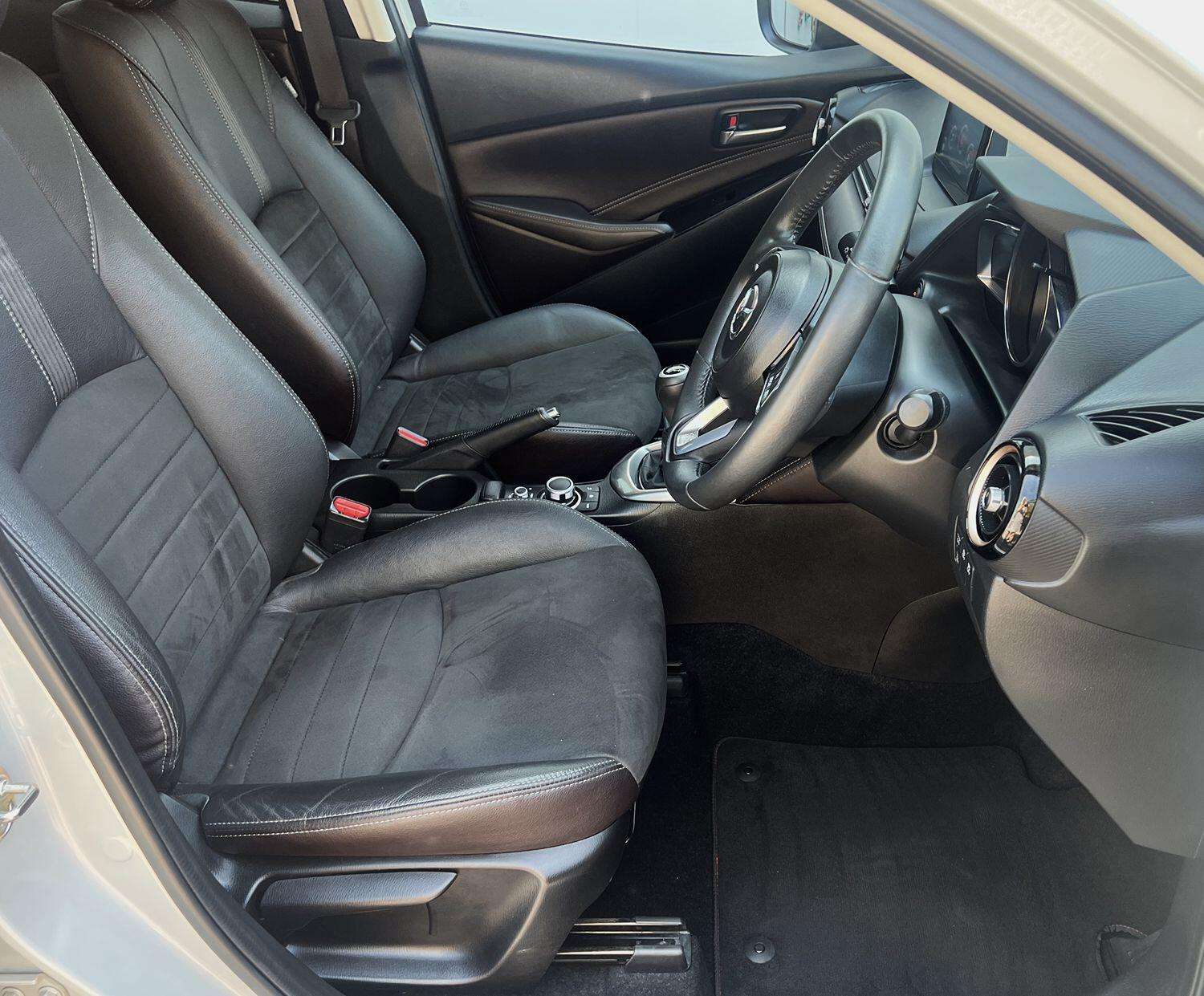 2019 MAZDA MAZDA2 2019 MAZDA MAZDA2