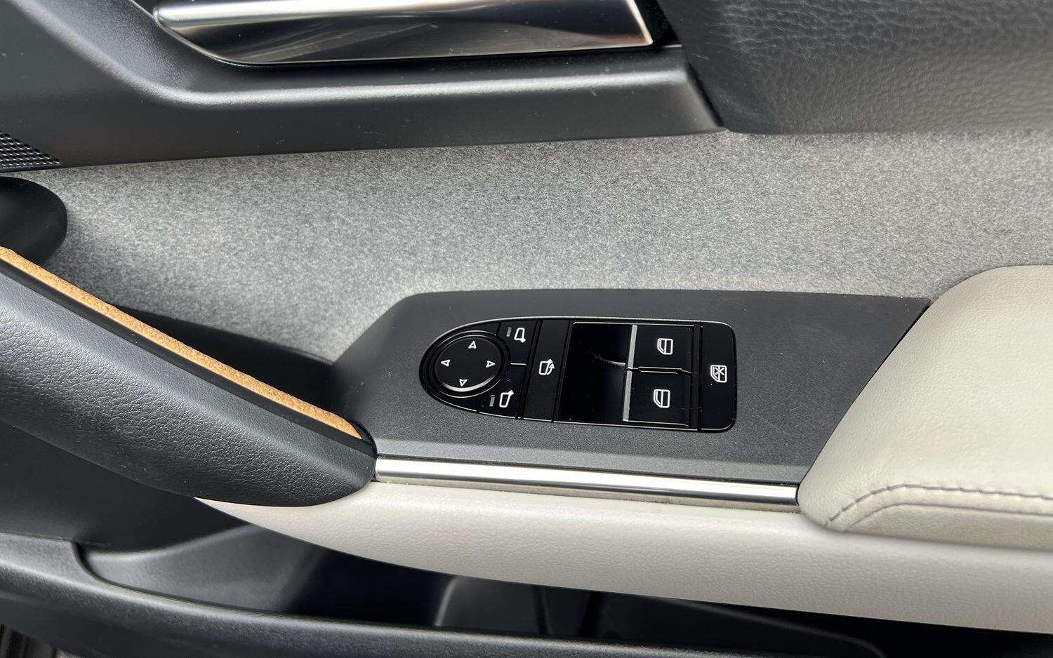 2022 MAZDA MX-30 2022 MAZDA MX-30