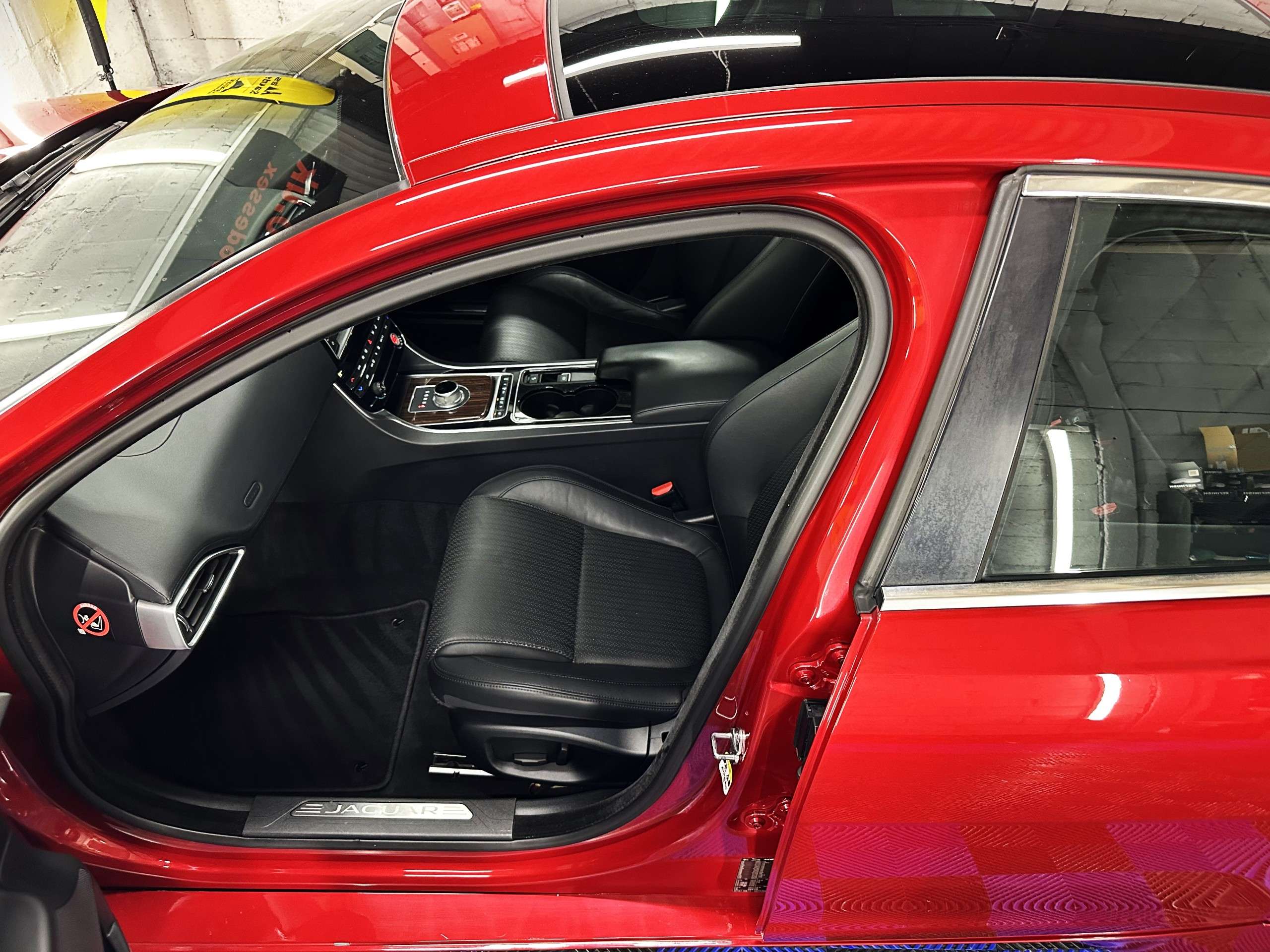 2015 JAGUAR XE 2015 JAGUAR XE