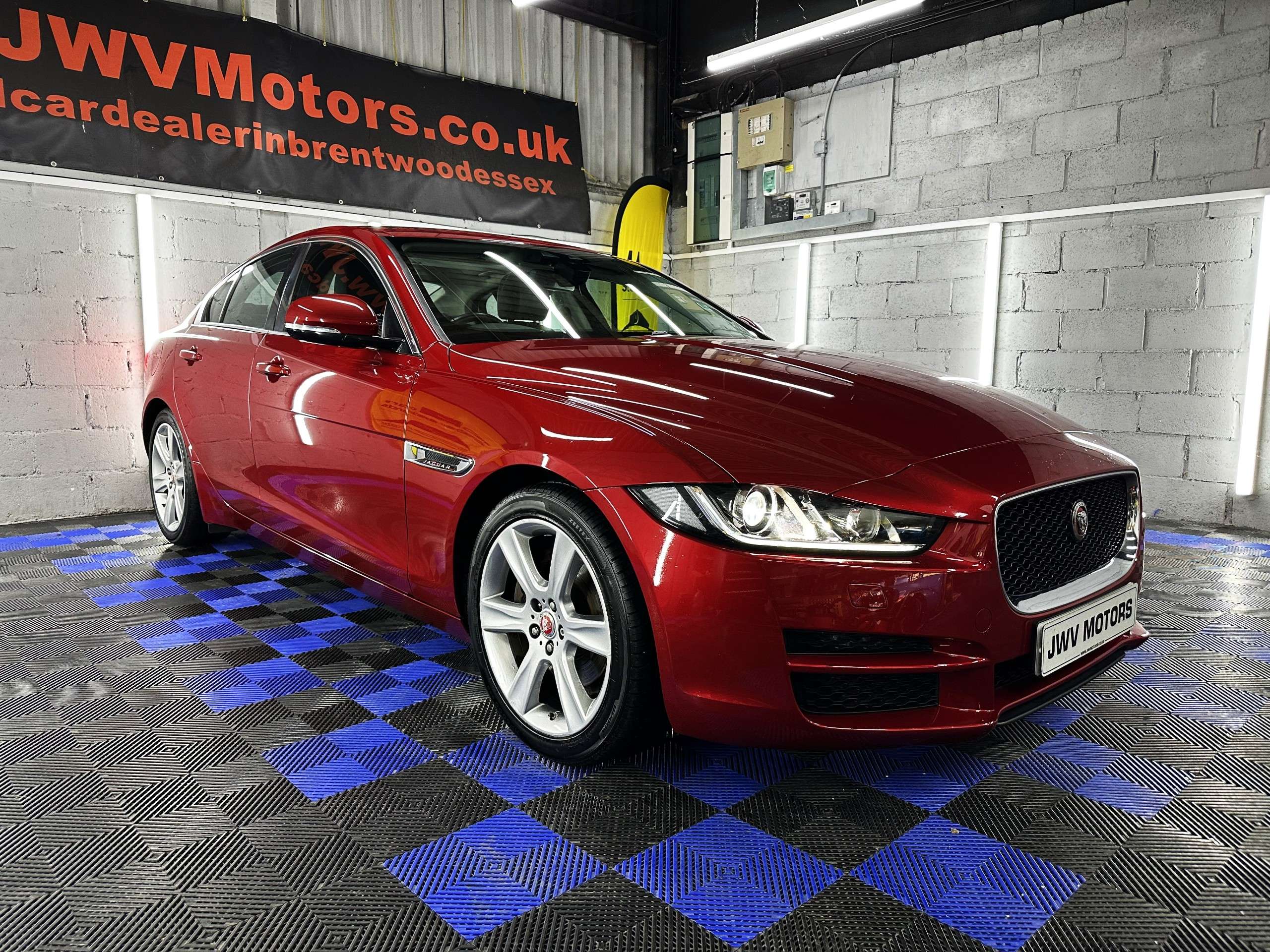2015 JAGUAR XE 2015 JAGUAR XE