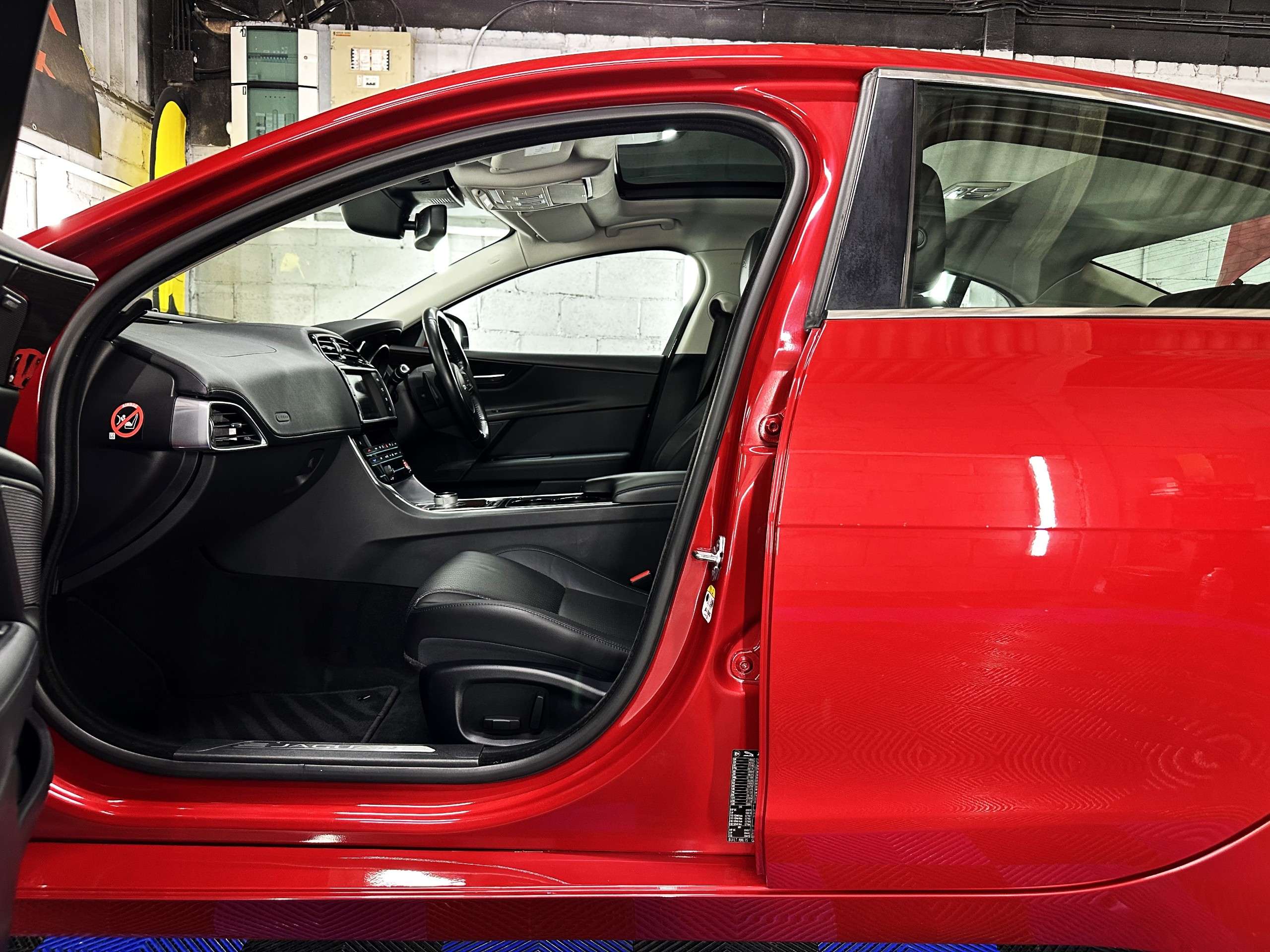 2015 JAGUAR XE 2015 JAGUAR XE