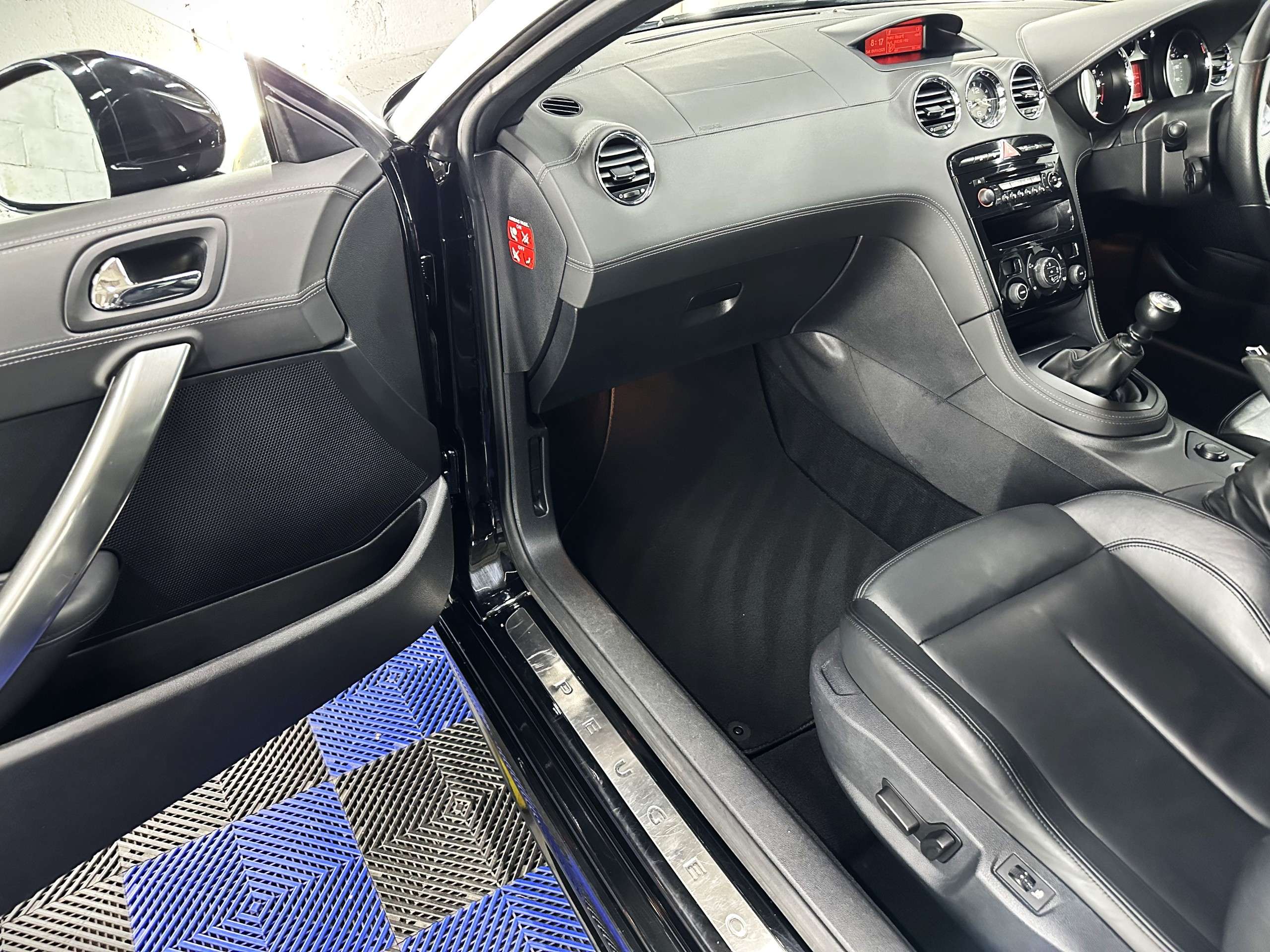 2011 PEUGEOT RCZ 2011 PEUGEOT RCZ