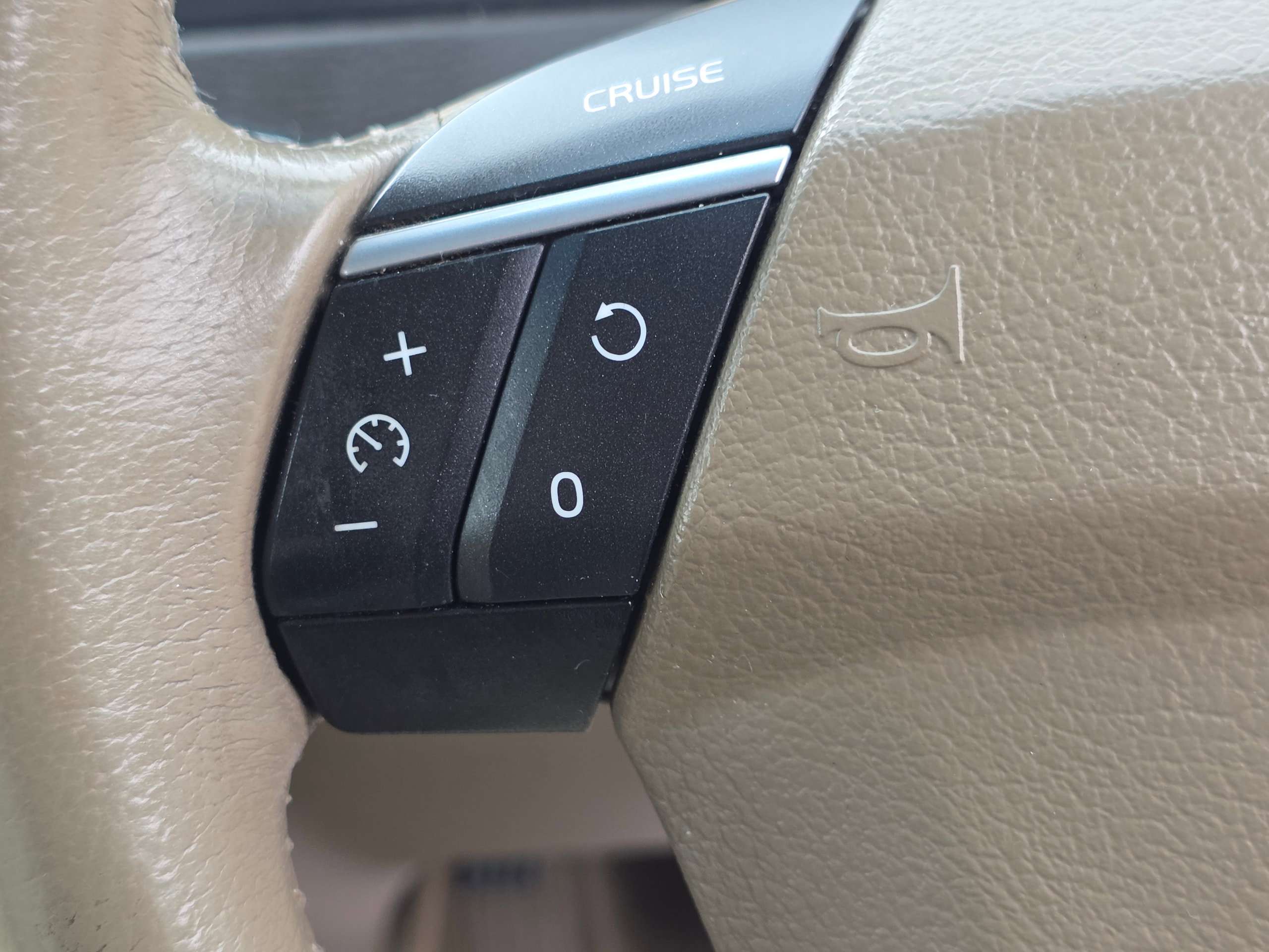 2011 VOLVO XC90 2011 VOLVO XC90