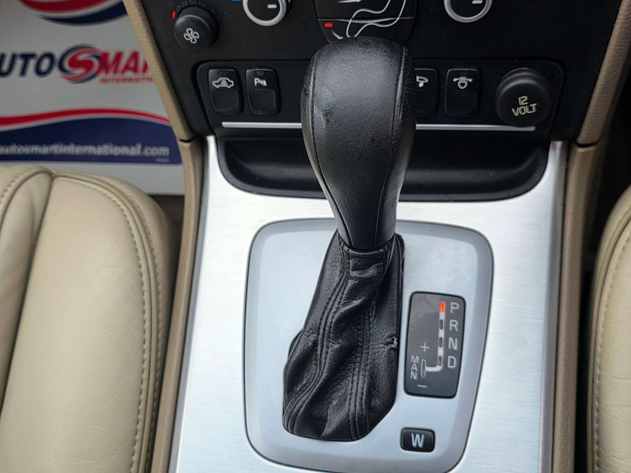 2011 VOLVO XC90 2011 VOLVO XC90