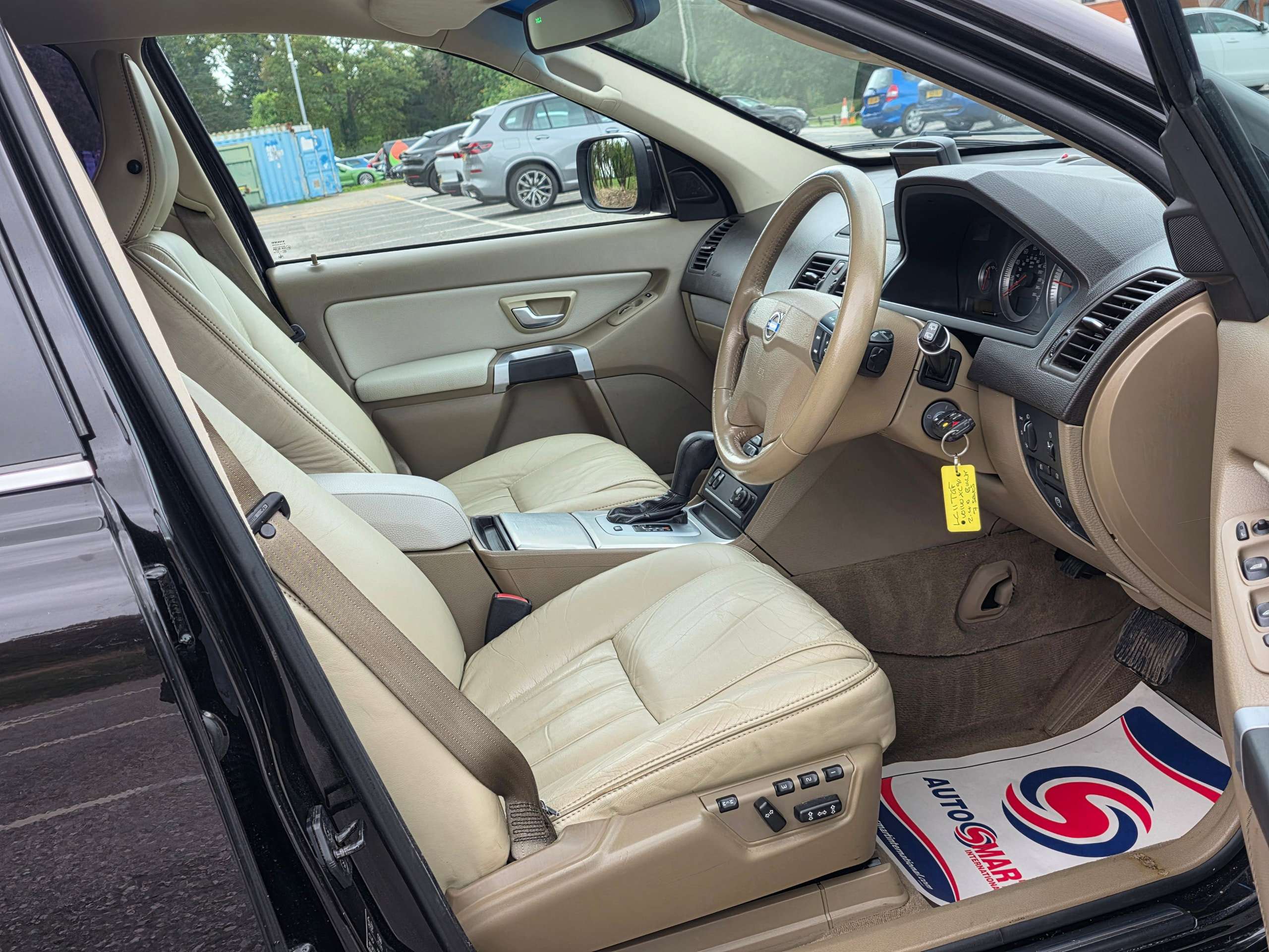 2011 VOLVO XC90 2011 VOLVO XC90