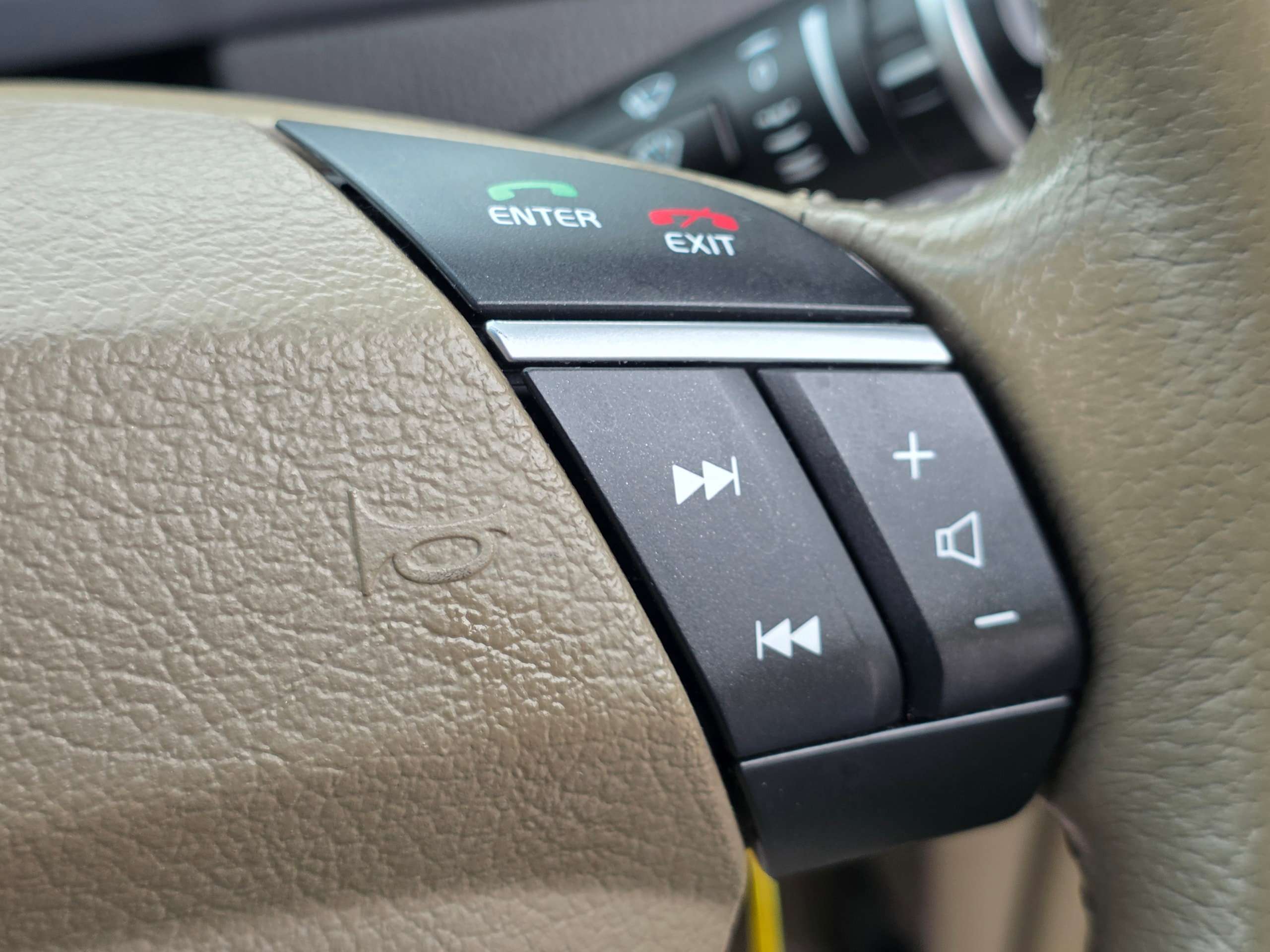 2011 VOLVO XC90 2011 VOLVO XC90