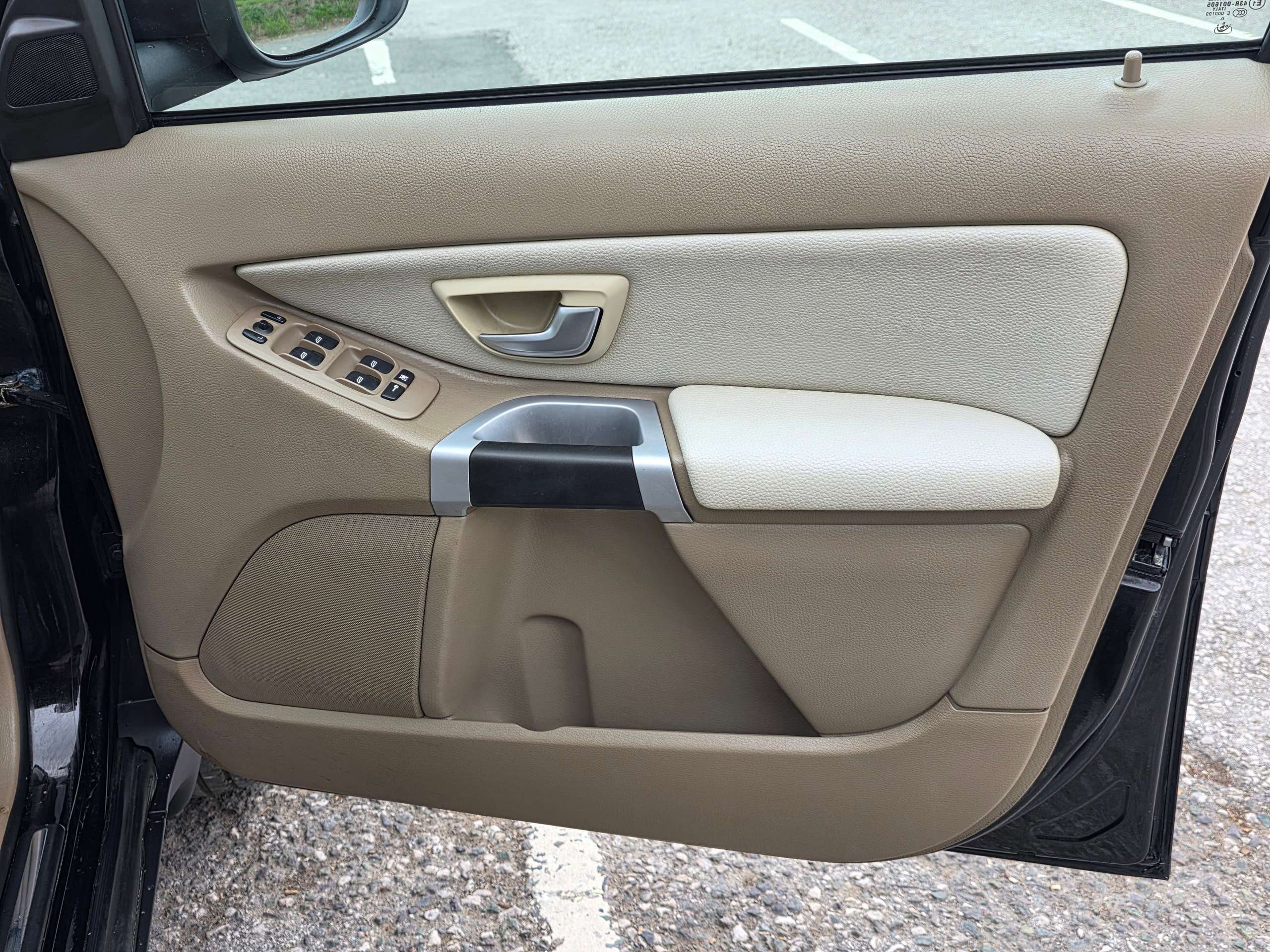 2011 VOLVO XC90 2011 VOLVO XC90