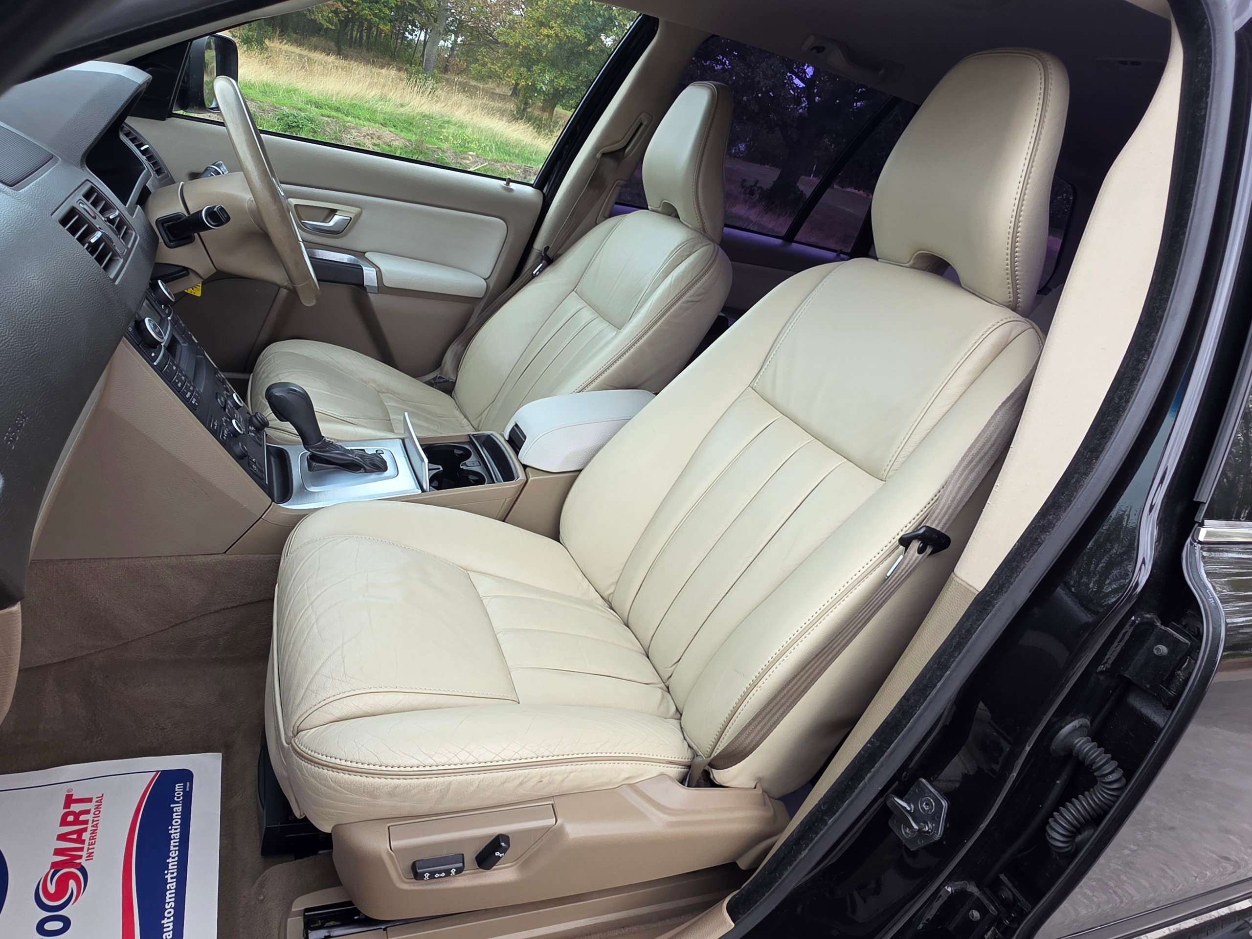 2011 VOLVO XC90 2011 VOLVO XC90