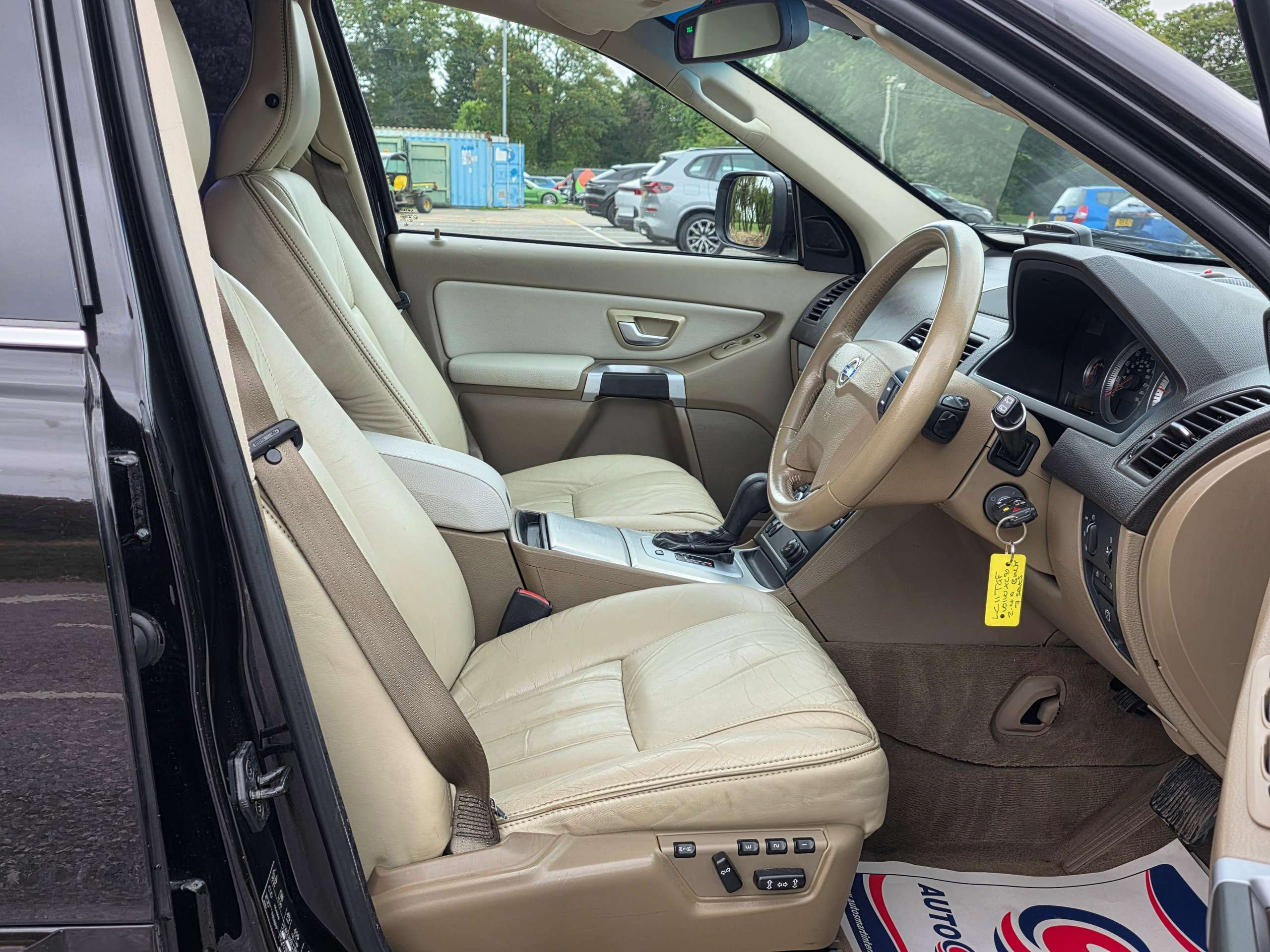 2011 VOLVO XC90 2011 VOLVO XC90