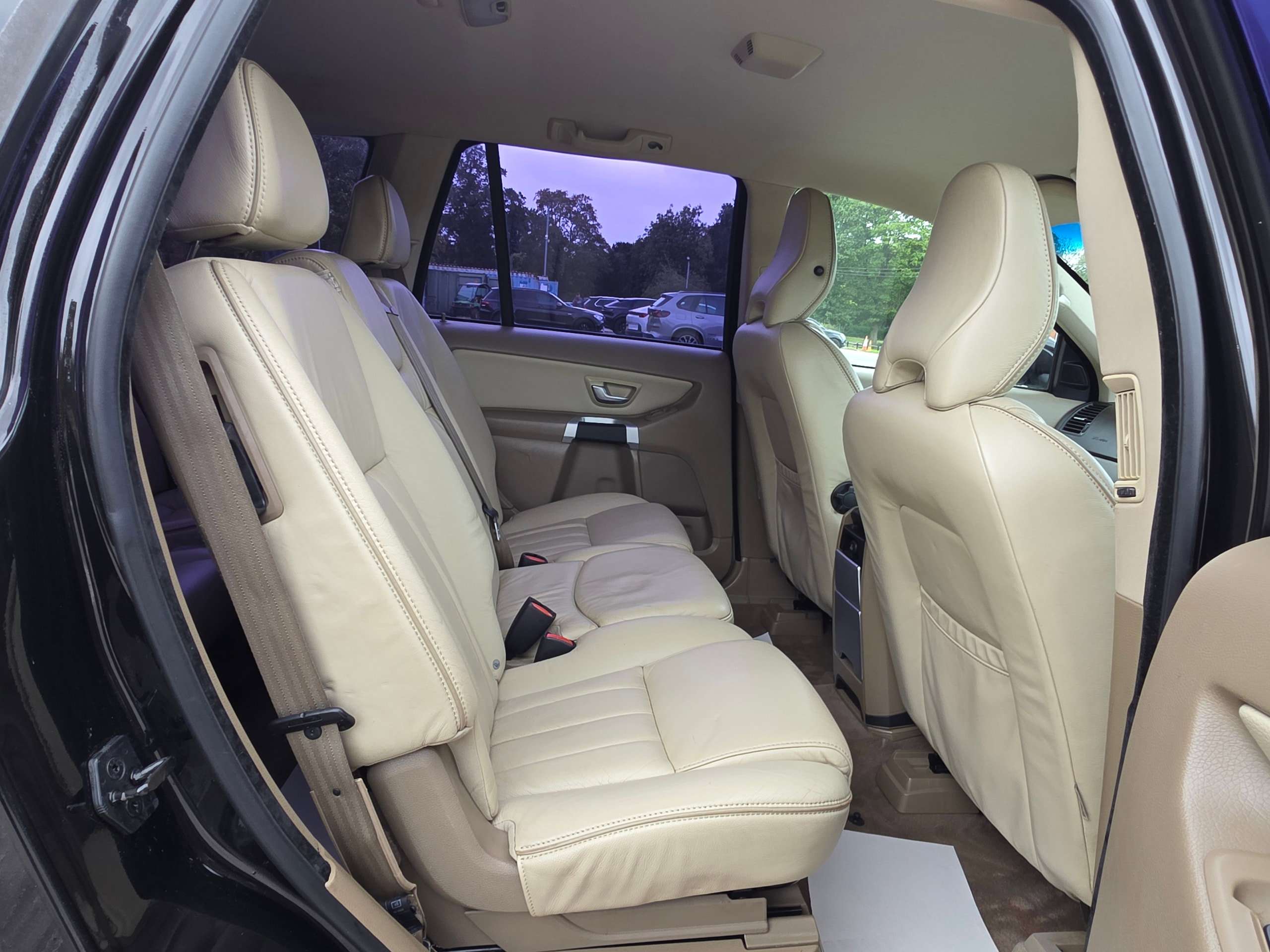 2011 VOLVO XC90 2011 VOLVO XC90