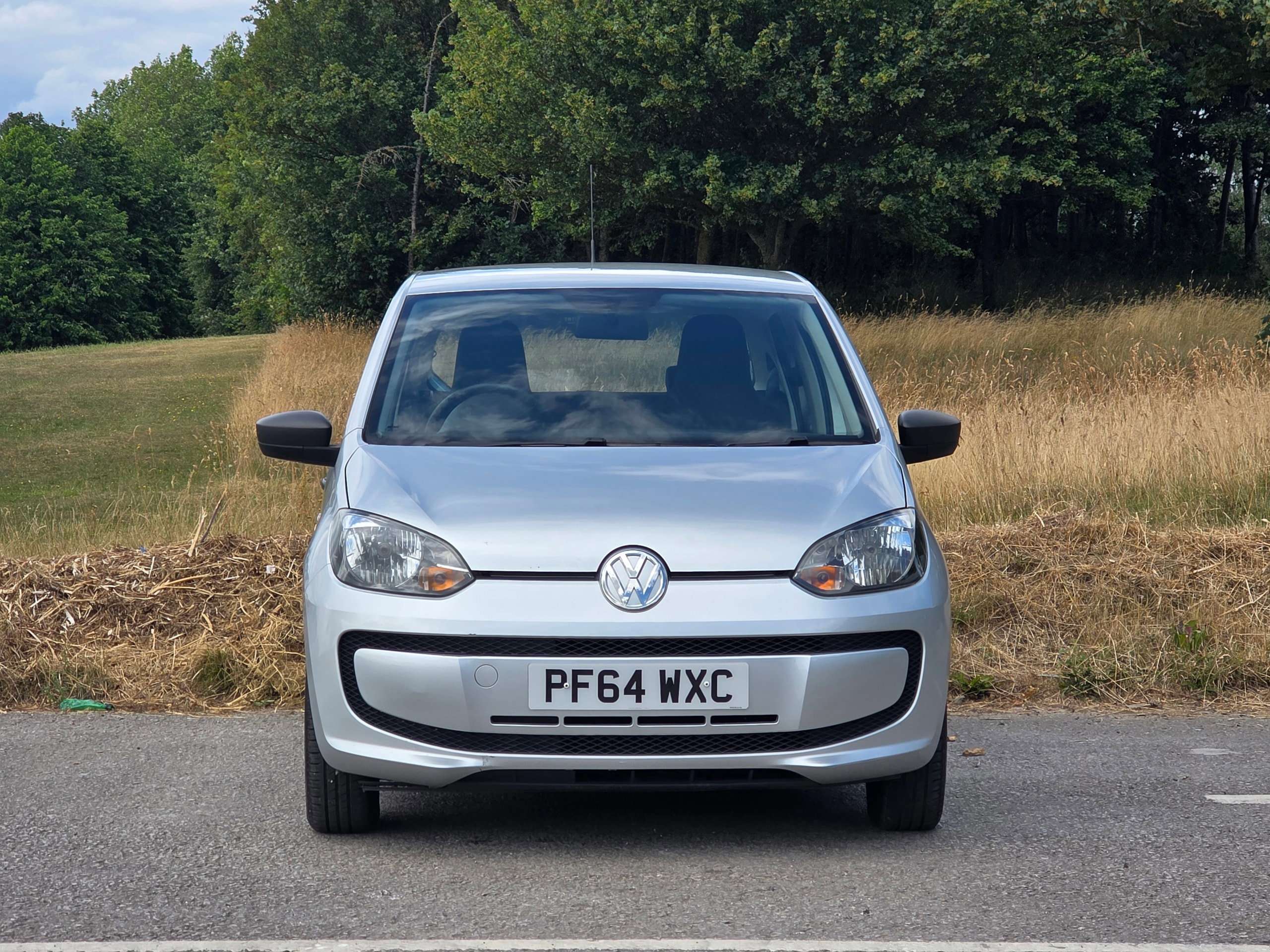 A 2015 VOLKSWAGEN UP! 1.0 Take up! Euro 5 5dr A 2015 VOLKSWAGEN UP! 1.0 Take up! Euro 5 5dr