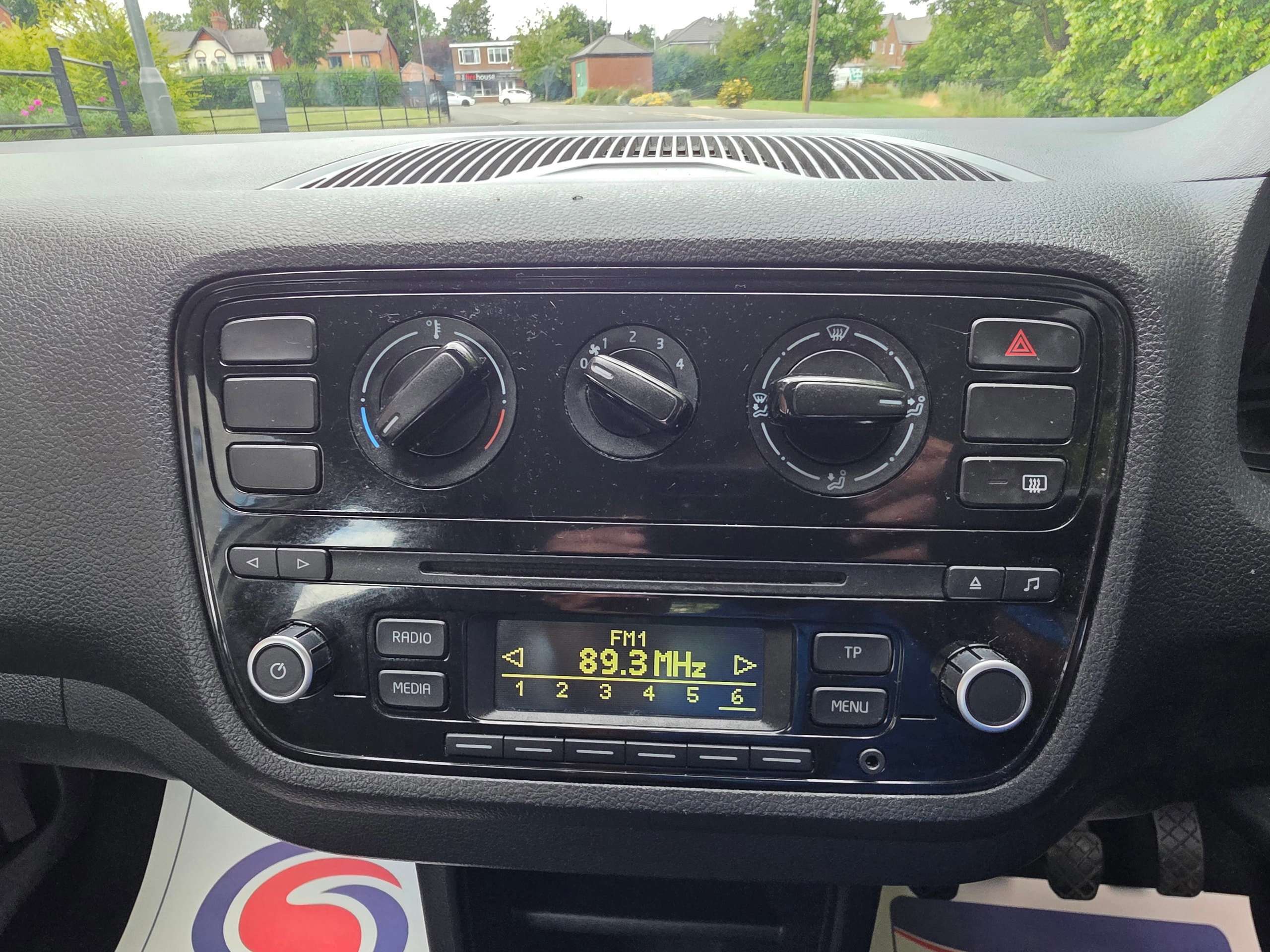 2015 VOLKSWAGEN UP! 2015 VOLKSWAGEN UP!