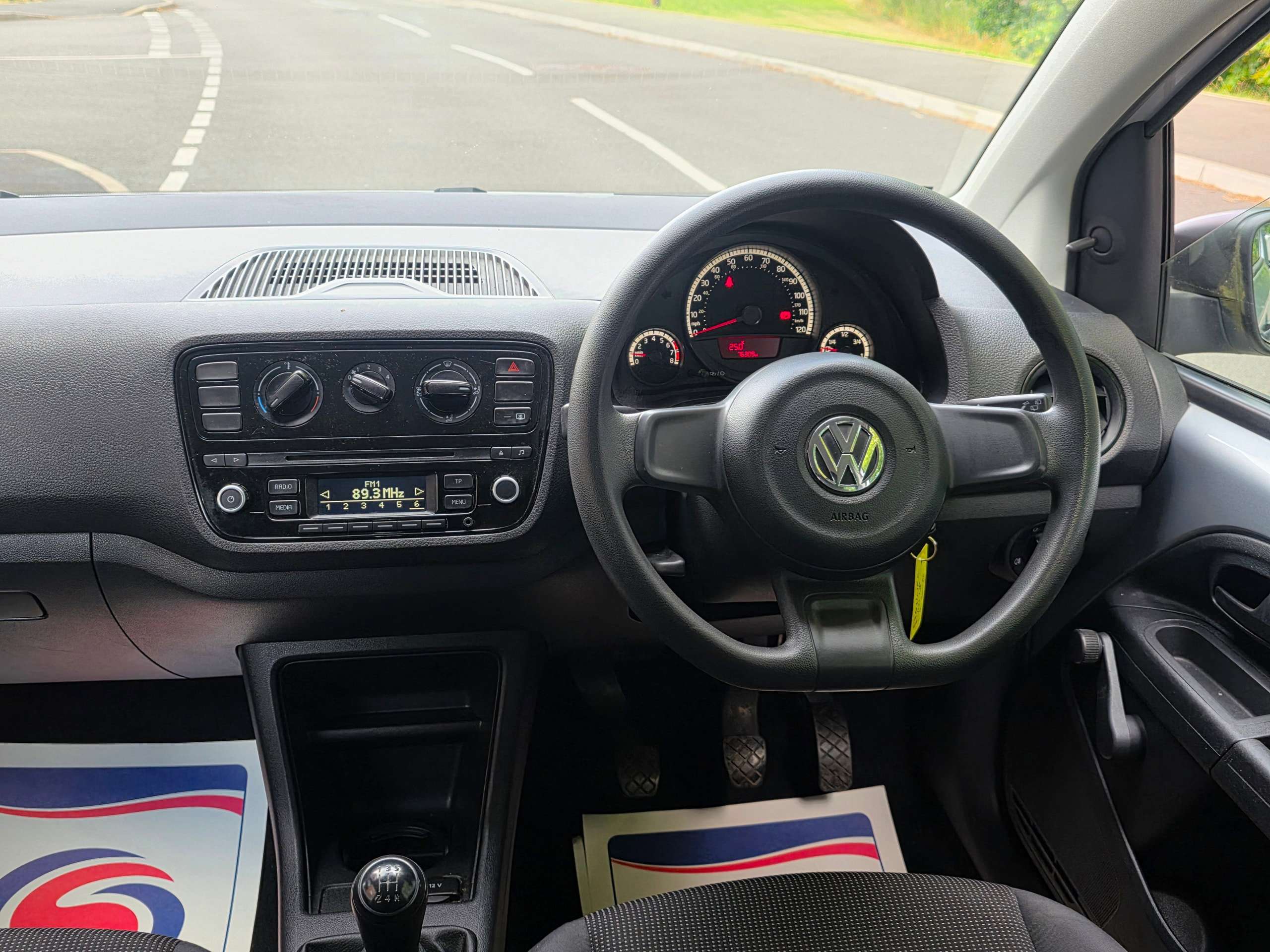 2015 VOLKSWAGEN UP! 2015 VOLKSWAGEN UP!