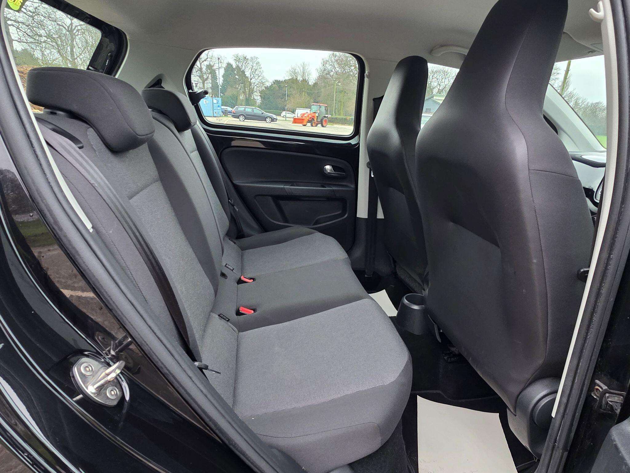 2015 VOLKSWAGEN UP! 2015 VOLKSWAGEN UP!