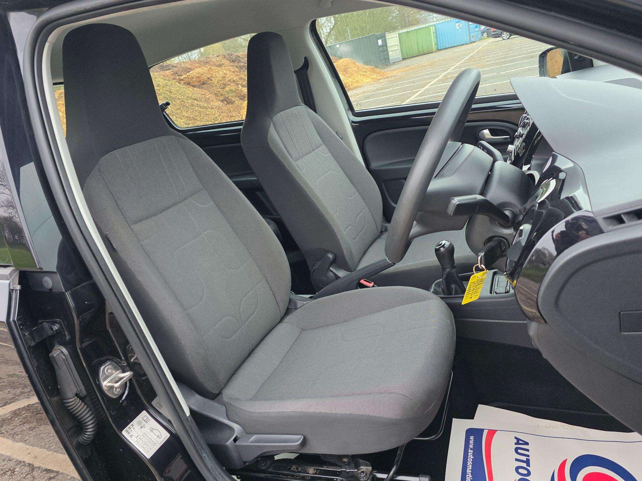 2015 VOLKSWAGEN UP! 2015 VOLKSWAGEN UP!