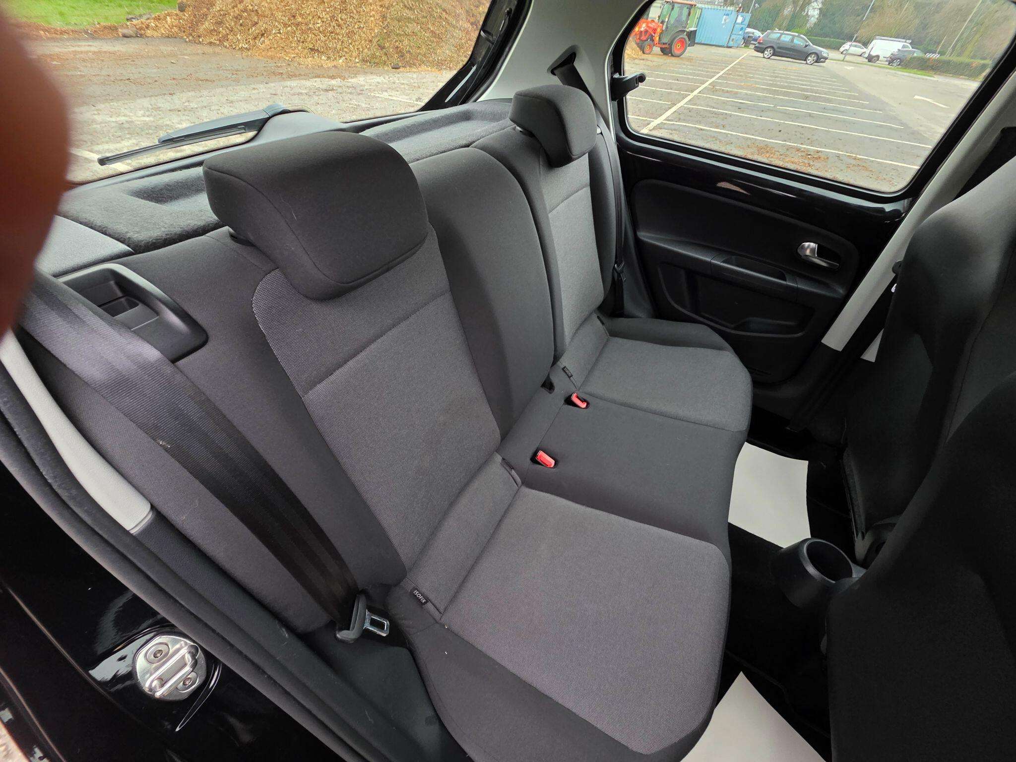 2015 VOLKSWAGEN UP! 2015 VOLKSWAGEN UP!