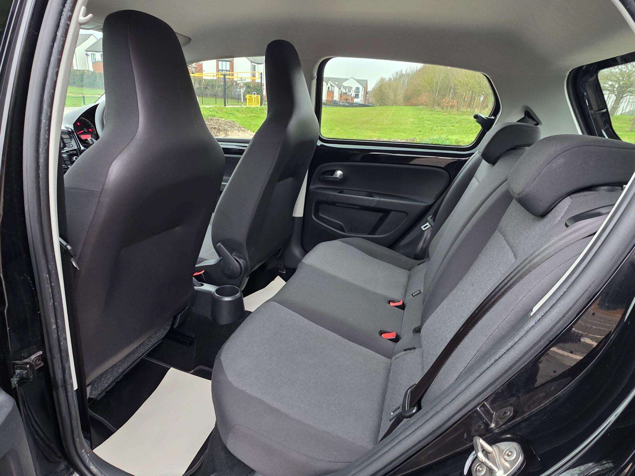 2015 VOLKSWAGEN UP! 2015 VOLKSWAGEN UP!