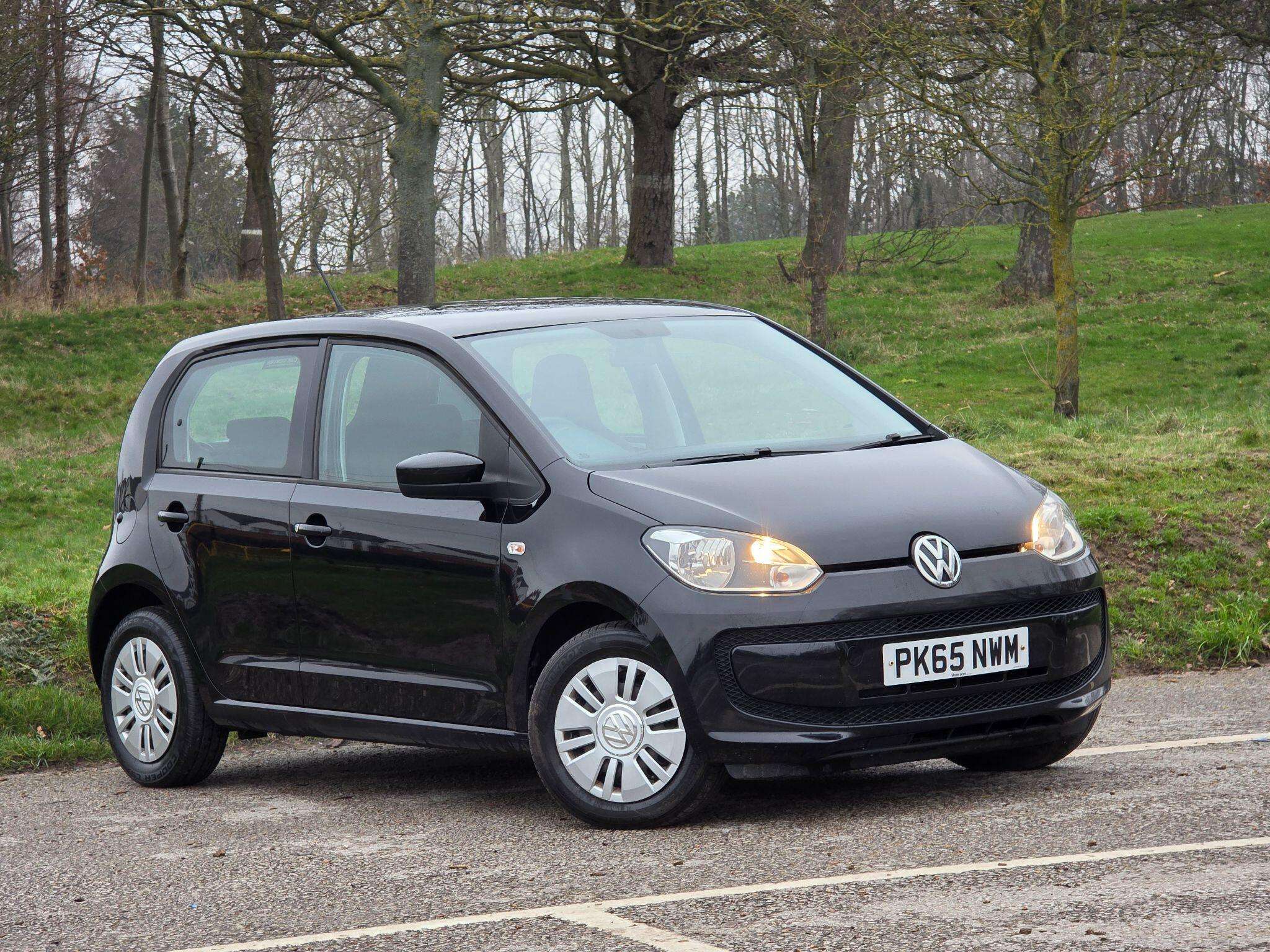 A 2015 VOLKSWAGEN UP! 1.0 Move up! Euro 6 5dr A 2015 VOLKSWAGEN UP! 1.0 Move up! Euro 6 5dr