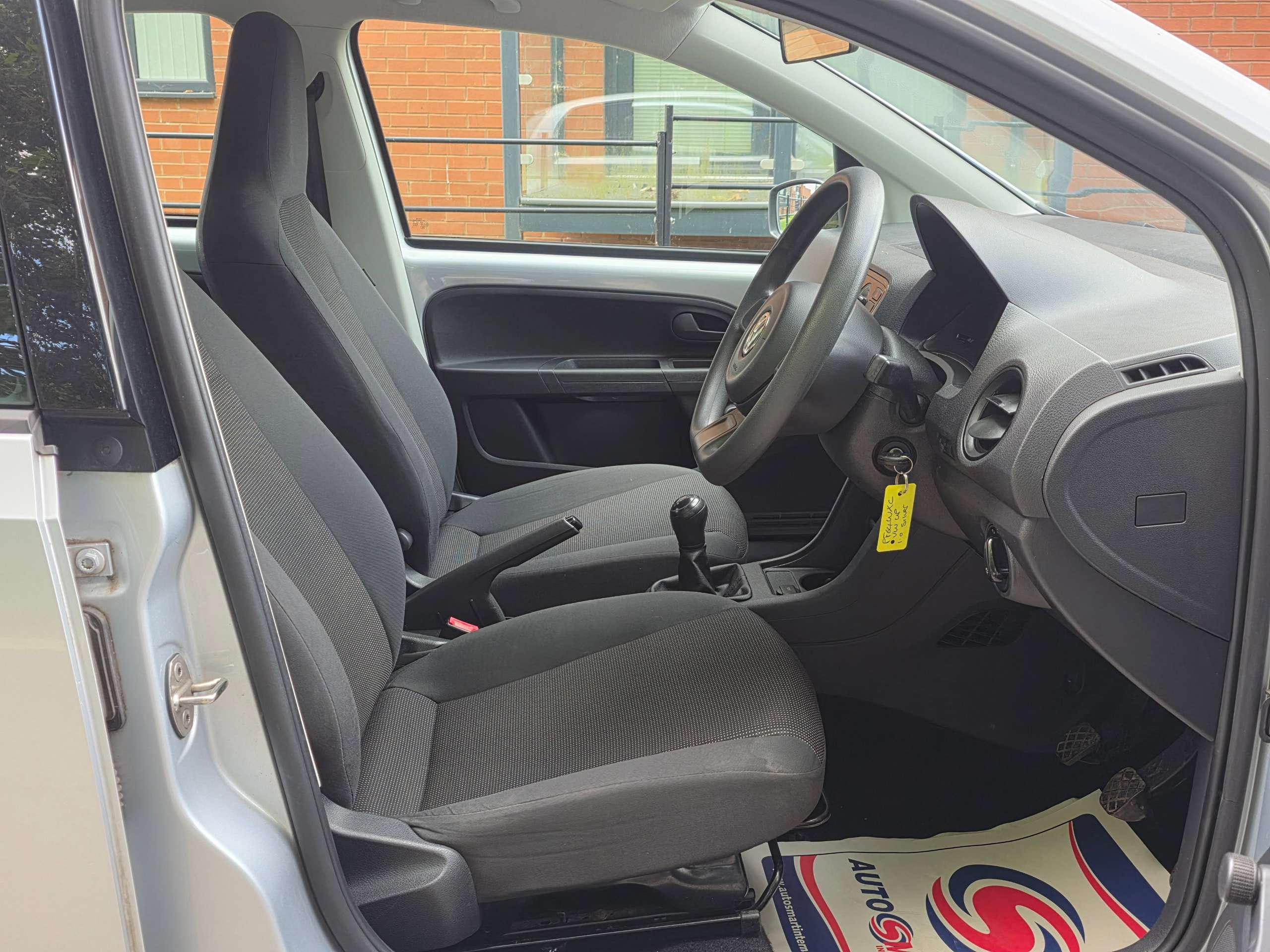 2015 VOLKSWAGEN UP! 2015 VOLKSWAGEN UP!
