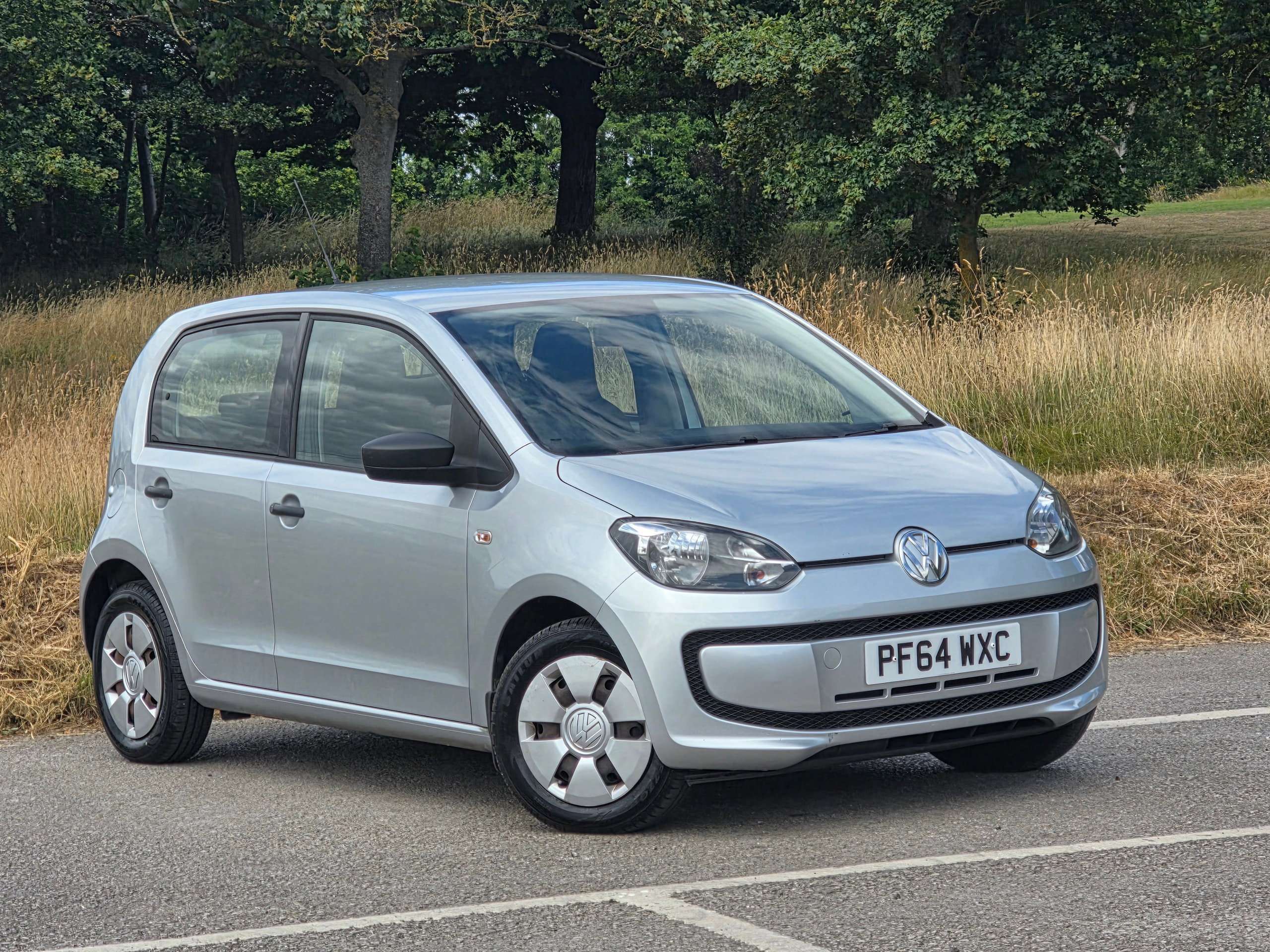 A 2015 VOLKSWAGEN UP! 1.0 Take up! Euro 5 5dr A 2015 VOLKSWAGEN UP! 1.0 Take up! Euro 5 5dr