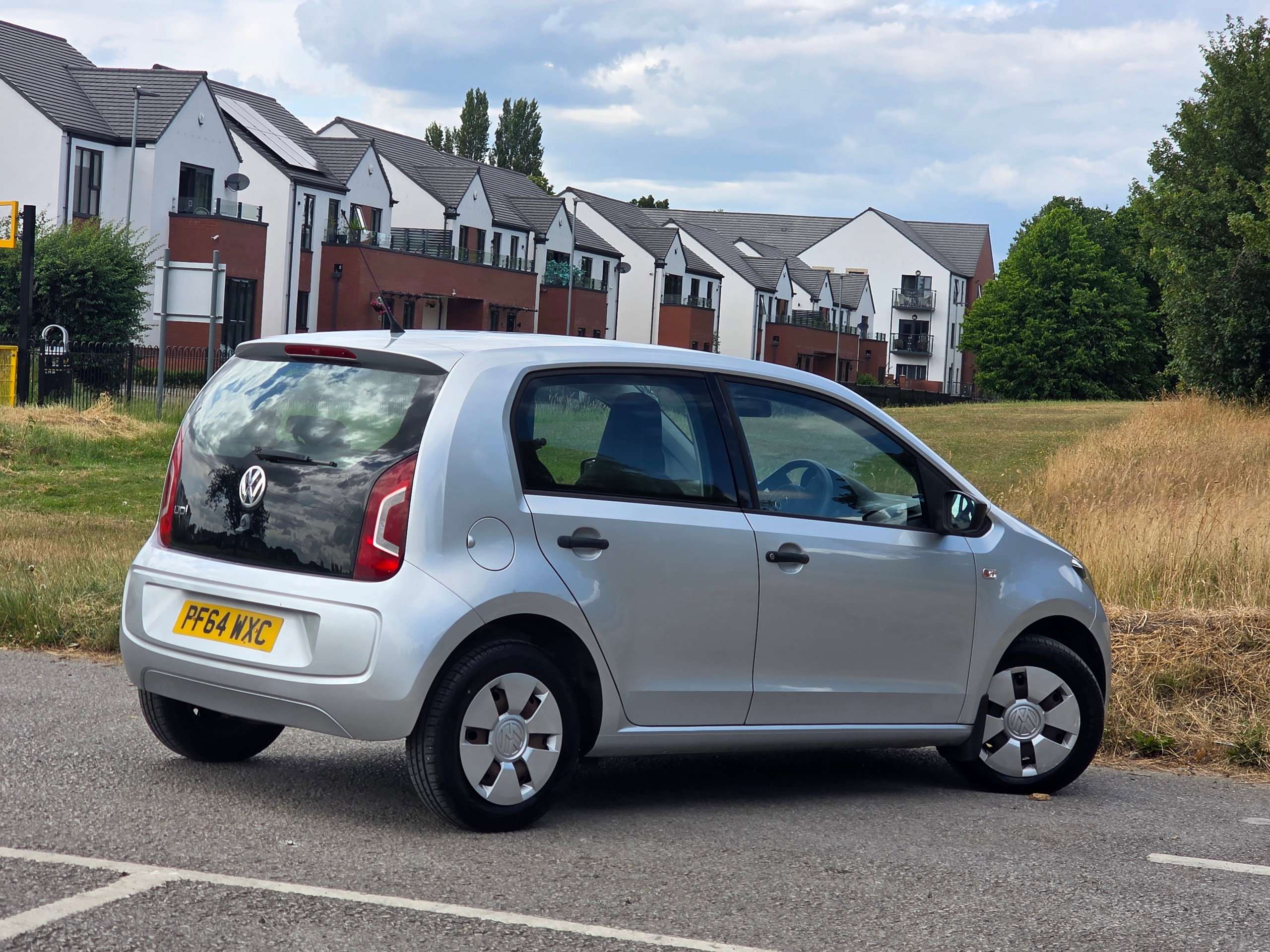 2015 VOLKSWAGEN UP! 2015 VOLKSWAGEN UP!