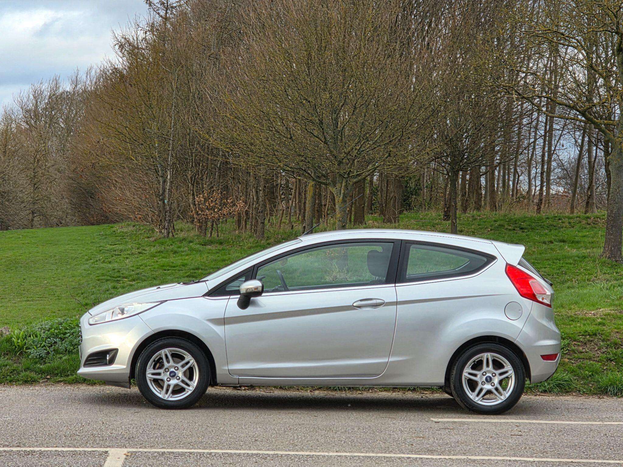 A 2013 FORD FIESTA 1.25 Zetec Euro 5 3dr A 2013 FORD FIESTA 1.25 Zetec Euro 5 3dr