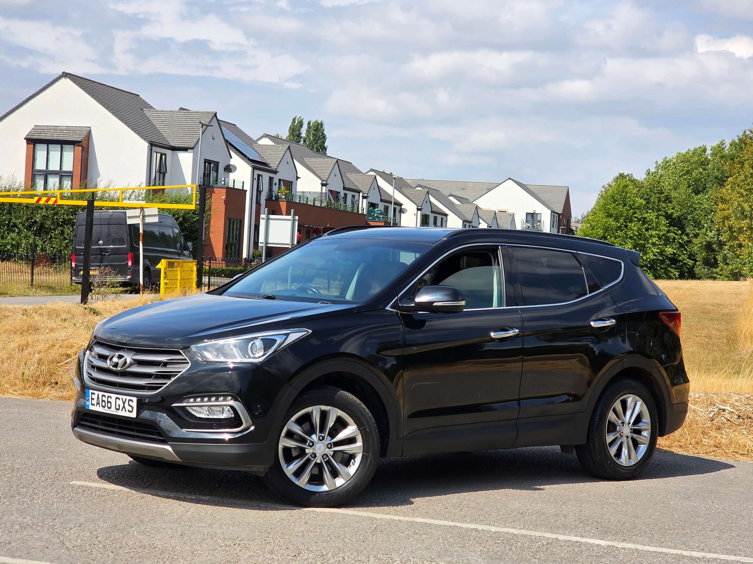 A 2016 HYUNDAI SANTA FE 2.2 CRDi Blue Drive Premium SUV 5dr Diesel Manual 4WD Euro 6 (s/s) (7 Seat) (200 ps) A 2016 HYUNDAI SANTA FE 2.2 CRDi Blue Drive Premium SUV 5dr Diesel Manual 4WD Euro 6 (s/s) (7 Seat) (200 ps)