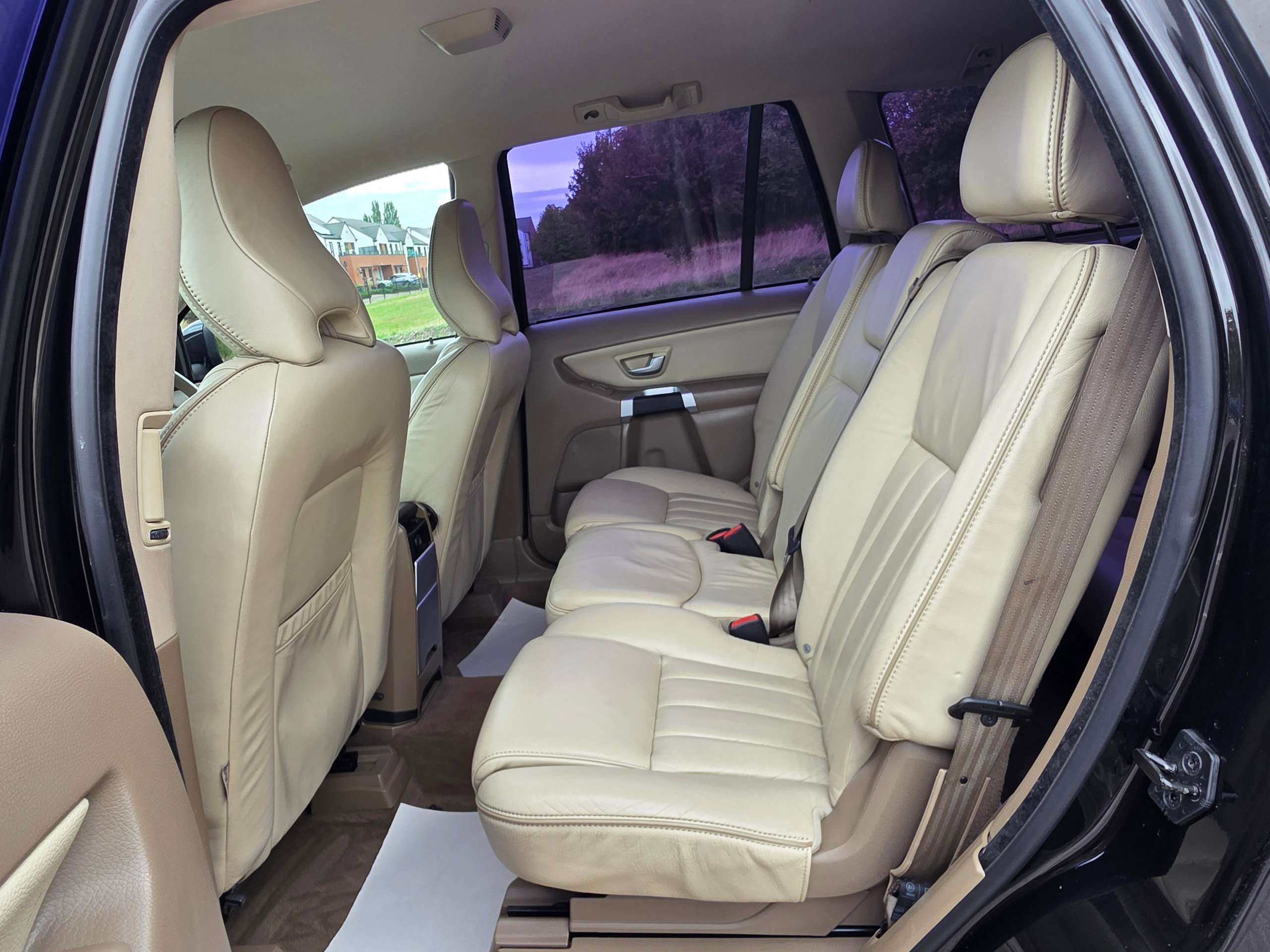 2011 VOLVO XC90 2011 VOLVO XC90