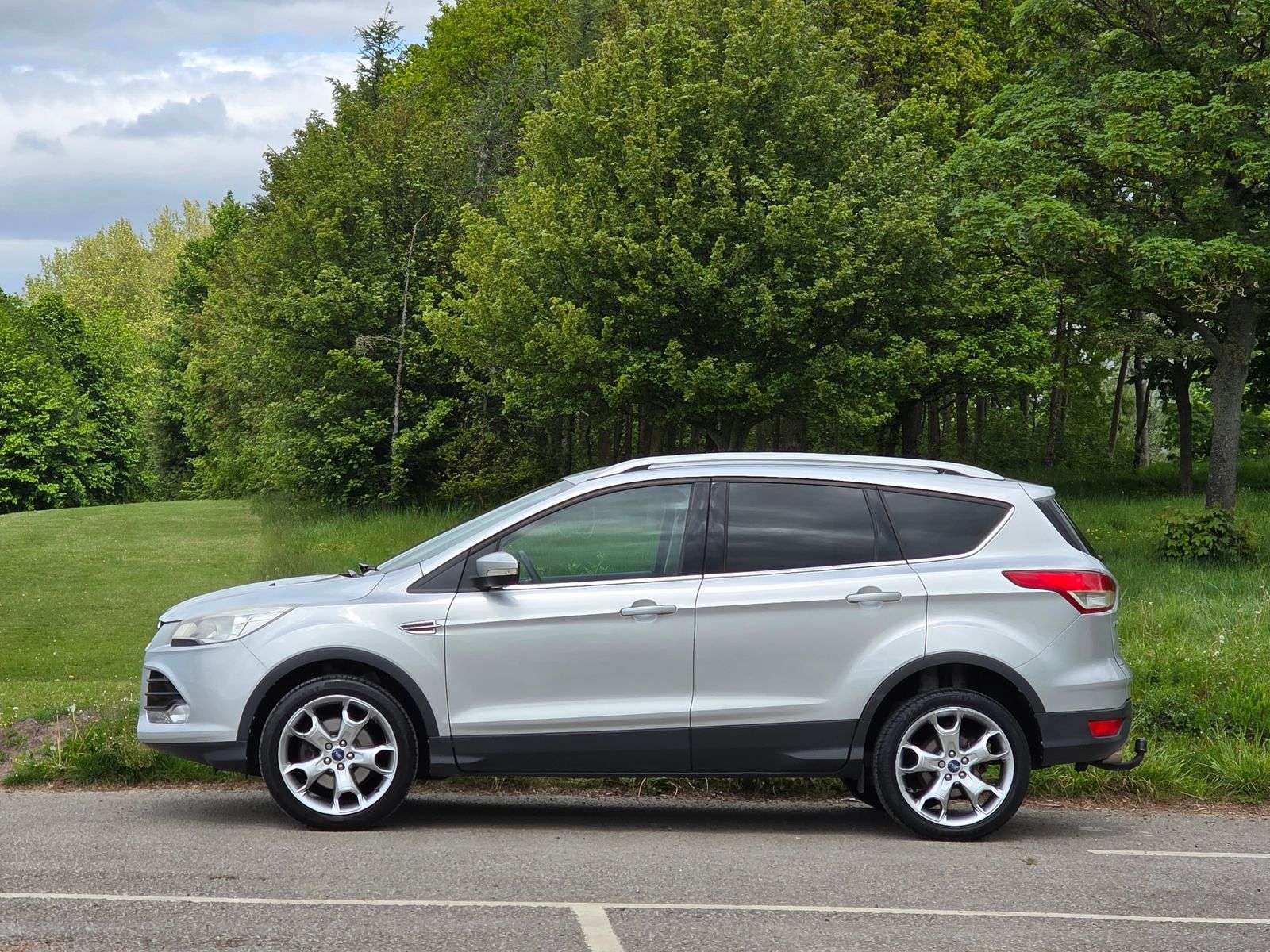 A 2014 FORD KUGA TITANIUM TDCI A 2014 FORD KUGA TITANIUM TDCI