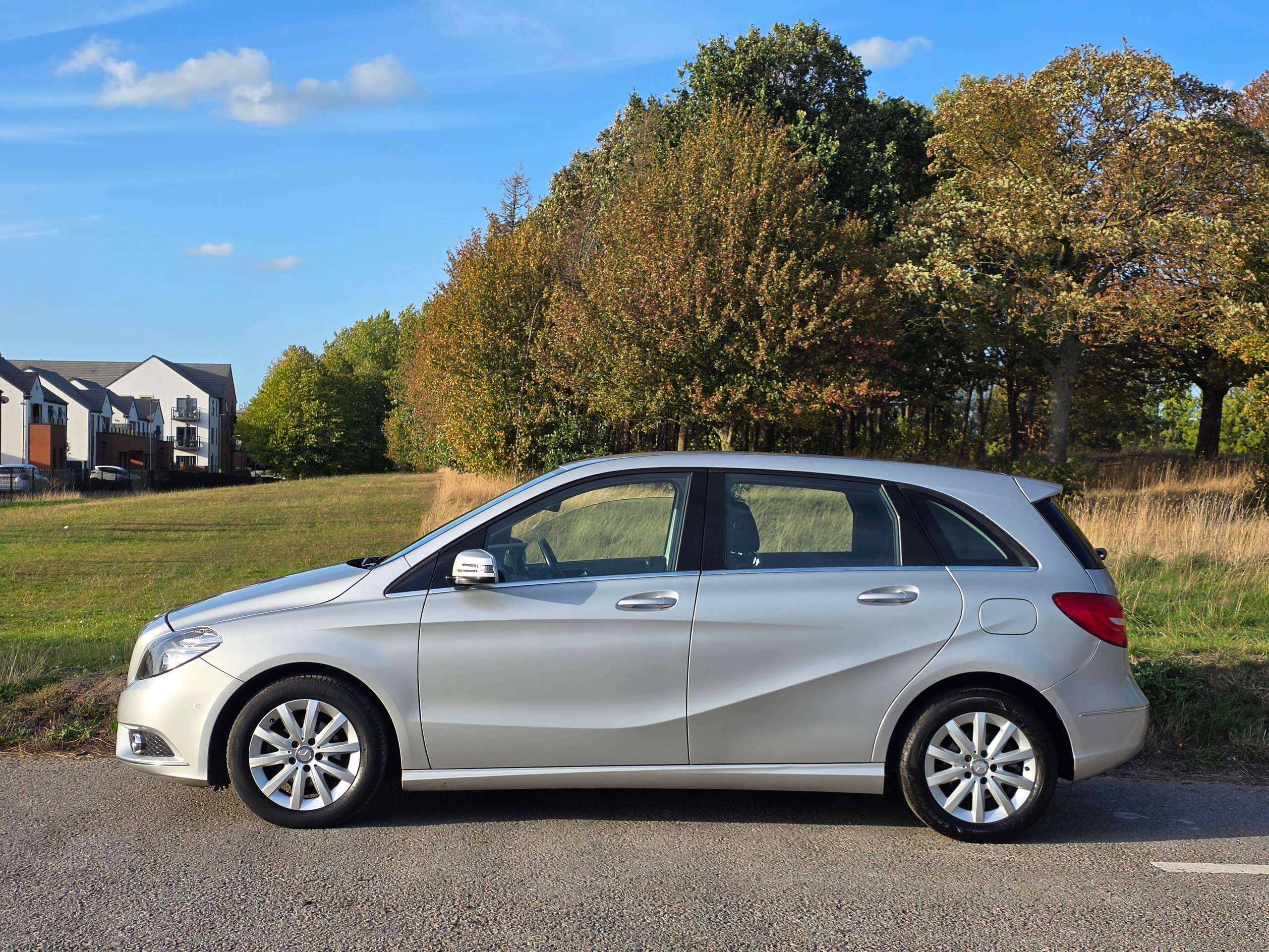A 2013 MERCEDES-BENZ B CLASS 1.8 B180 CDI BlueEfficiency SE MPV 5dr Diesel Manual Euro 5 (s/s) (109 ps) A 2013 MERCEDES-BENZ B CLASS 1.8 B180 CDI BlueEfficiency SE MPV 5dr Diesel Manual Euro 5 (s/s) (109 ps)