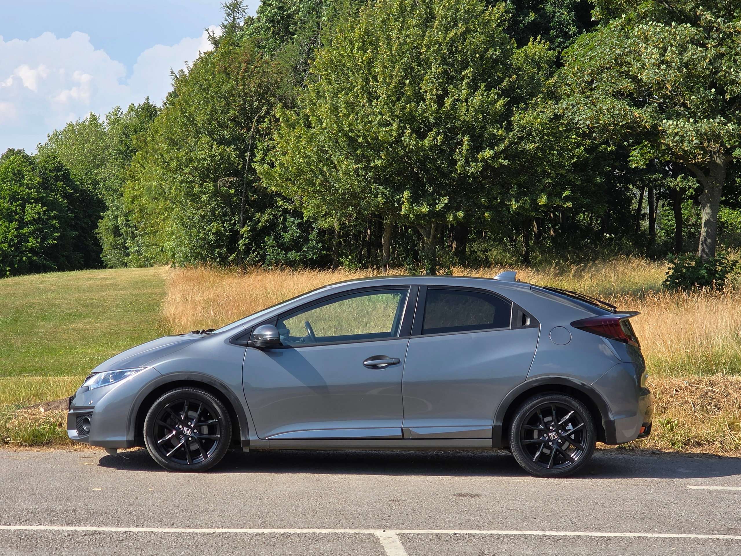 A 2015 HONDA CIVIC 1.6 i-DTEC Sport (Navi) Hatchback 5dr Diesel Manual Euro 5 (s/s) (120 ps) A 2015 HONDA CIVIC 1.6 i-DTEC Sport (Navi) Hatchback 5dr Diesel Manual Euro 5 (s/s) (120 ps)
