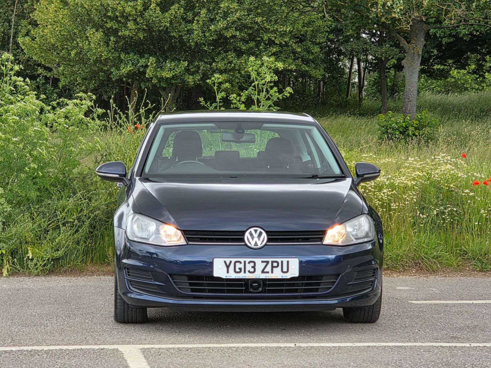 A 2013 VOLKSWAGEN GOLF 1.4 TSI BlueMotion Tech SE Hatchback 3dr Petrol Manual Euro 5 (s/s) (122 ps) A 2013 VOLKSWAGEN GOLF 1.4 TSI BlueMotion Tech SE Hatchback 3dr Petrol Manual Euro 5 (s/s) (122 ps)