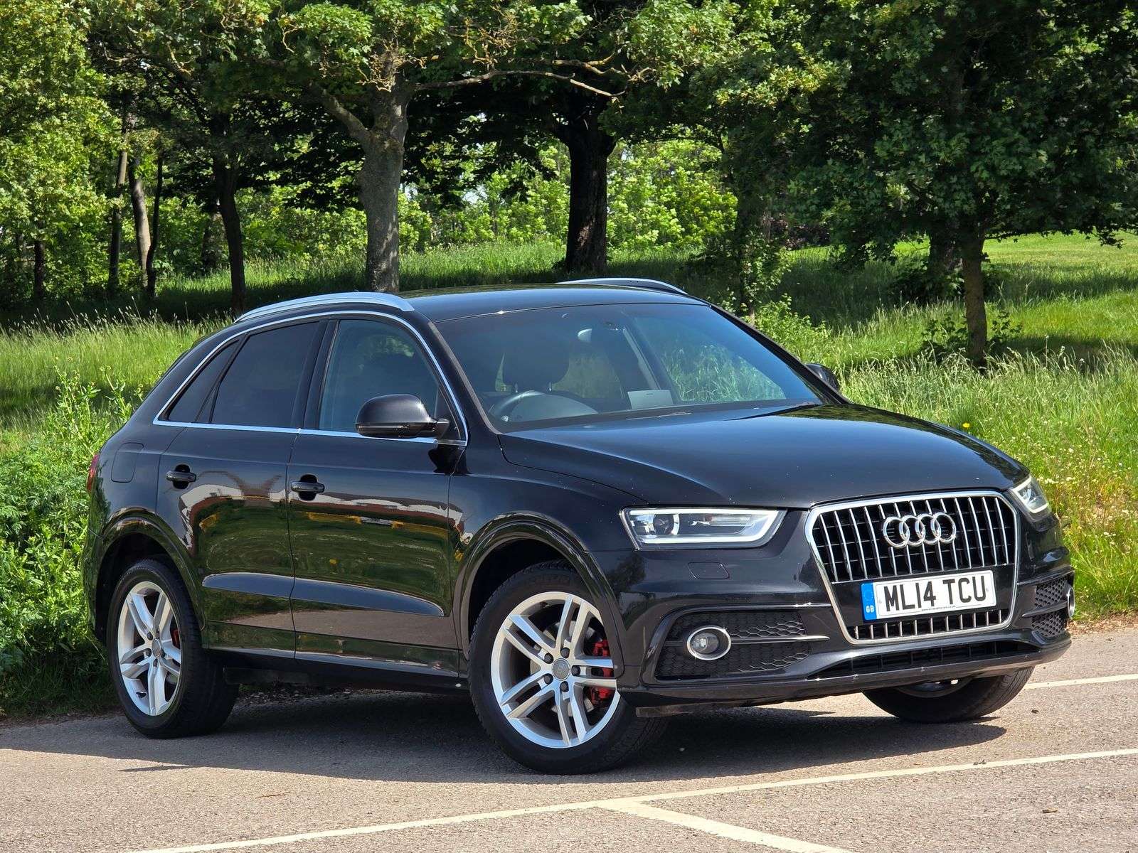 A 2014 AUDI Q3 2.0 TDI S line SUV 5dr Diesel Manual Euro 5 (s/s) (140 ps) A 2014 AUDI Q3 2.0 TDI S line SUV 5dr Diesel Manual Euro 5 (s/s) (140 ps)