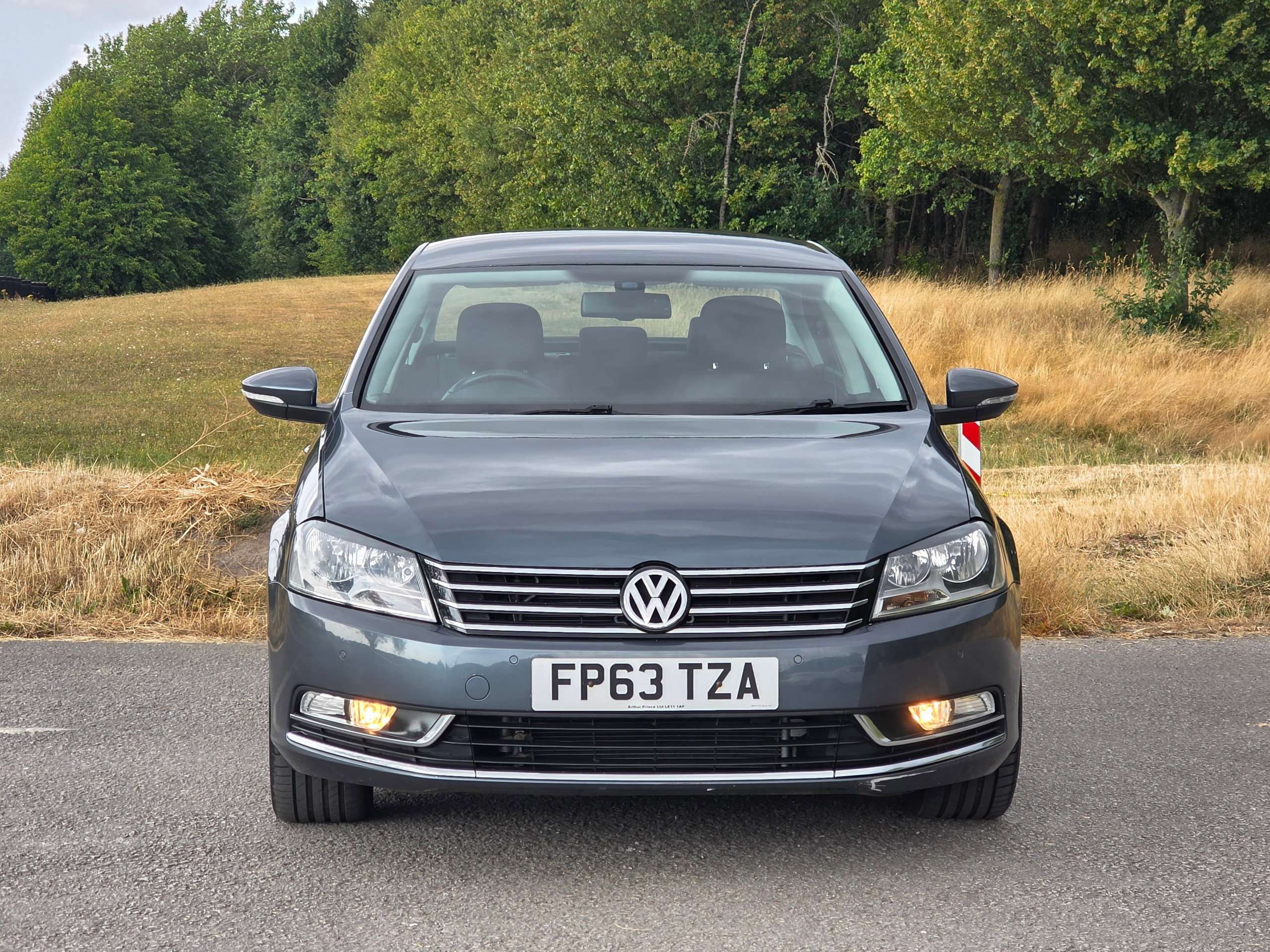 A 2013 VOLKSWAGEN PASSAT 2.0 TDI BlueMotion Tech Highline Saloon 4dr Diesel Manual Euro 5 (s/s) (140 ps) A 2013 VOLKSWAGEN PASSAT 2.0 TDI BlueMotion Tech Highline Saloon 4dr Diesel Manual Euro 5 (s/s) (140 ps)