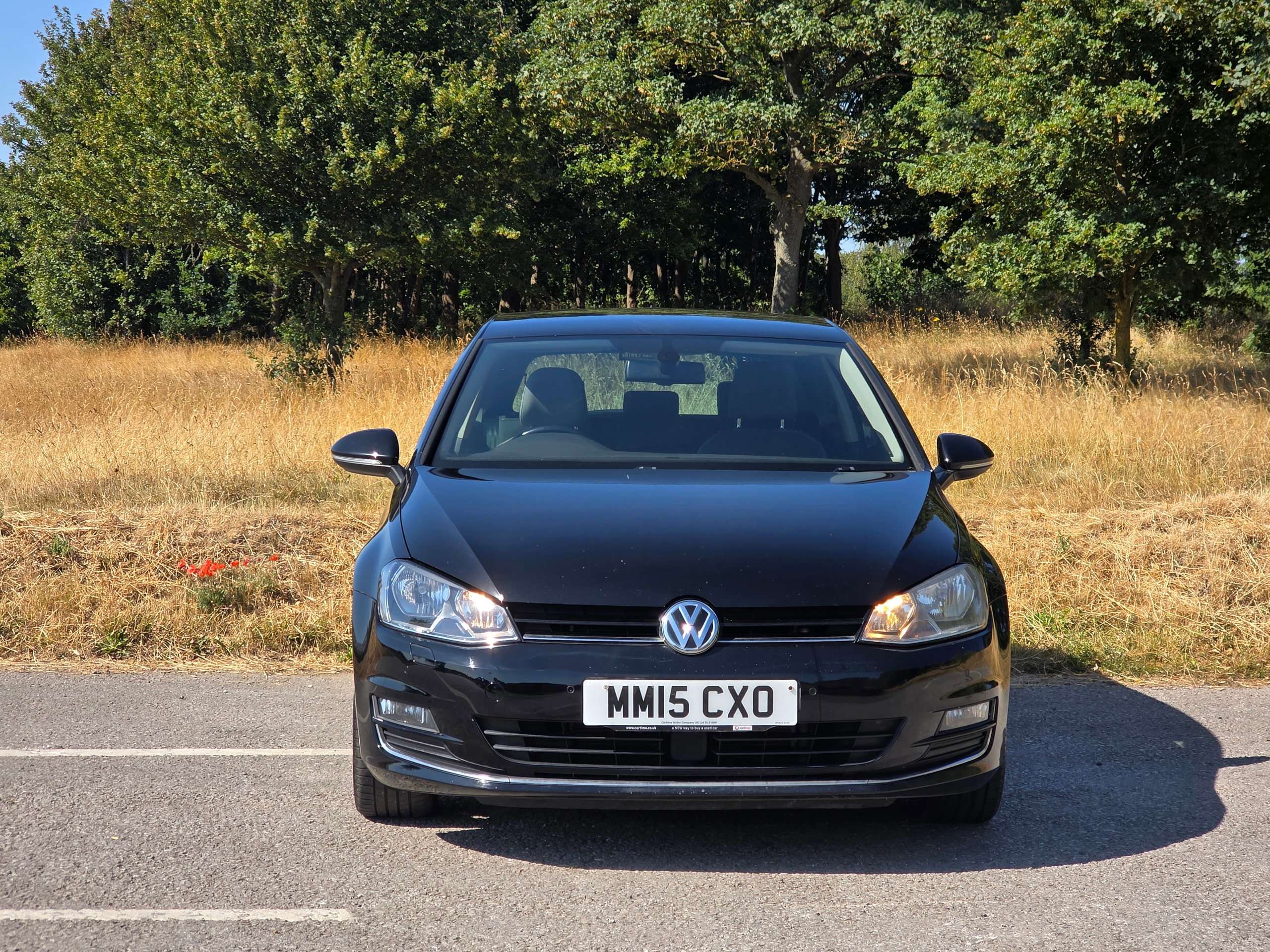 A 2015 VOLKSWAGEN GOLF 2.0 TDI BlueMotion Tech GT Hatchback 3dr Diesel Manual Euro 5 (s/s) (150 ps) A 2015 VOLKSWAGEN GOLF 2.0 TDI BlueMotion Tech GT Hatchback 3dr Diesel Manual Euro 5 (s/s) (150 ps)