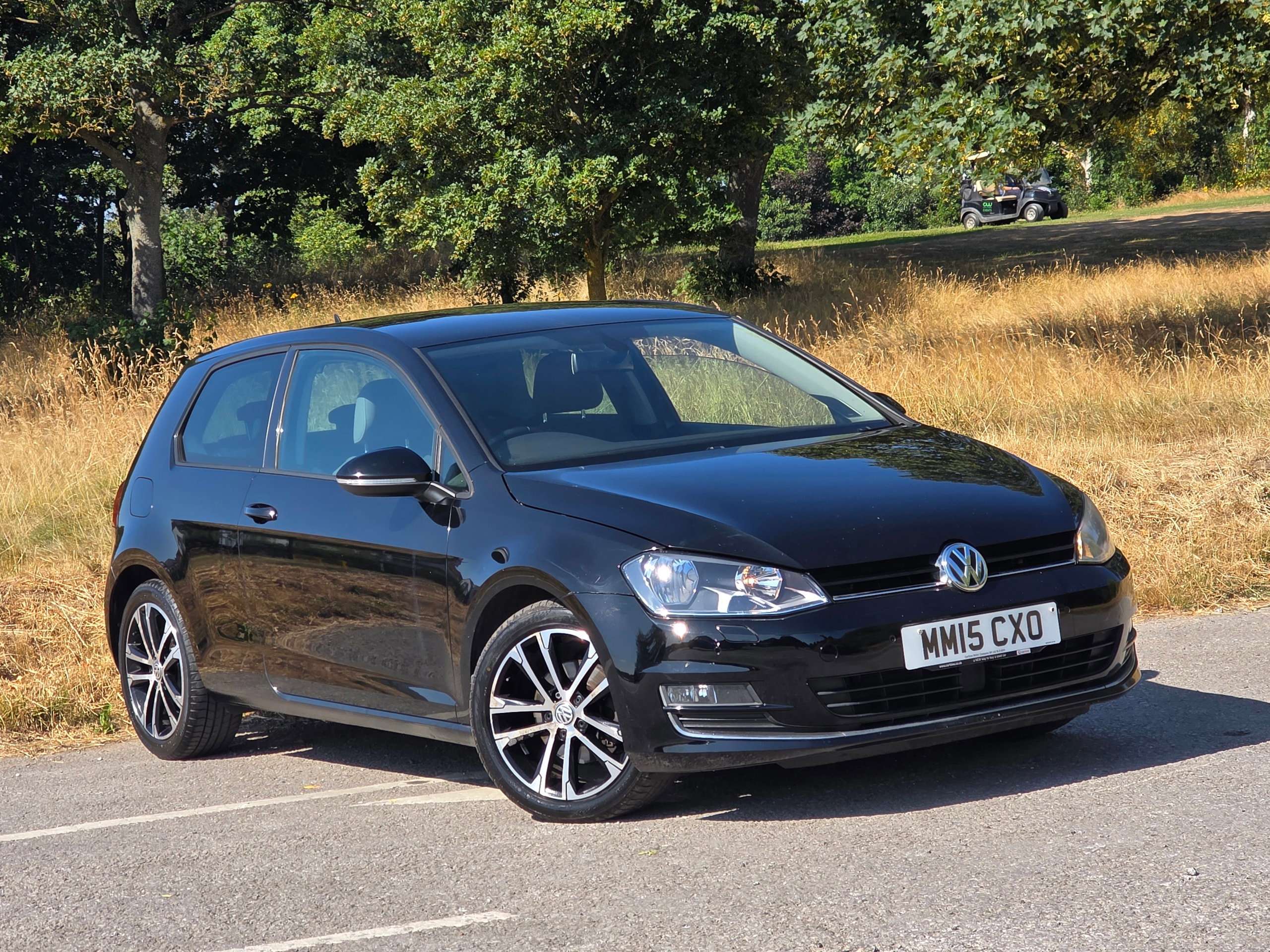 A 2015 VOLKSWAGEN GOLF 2.0 TDI BlueMotion Tech GT Hatchback 3dr Diesel Manual Euro 5 (s/s) (150 ps) A 2015 VOLKSWAGEN GOLF 2.0 TDI BlueMotion Tech GT Hatchback 3dr Diesel Manual Euro 5 (s/s) (150 ps)