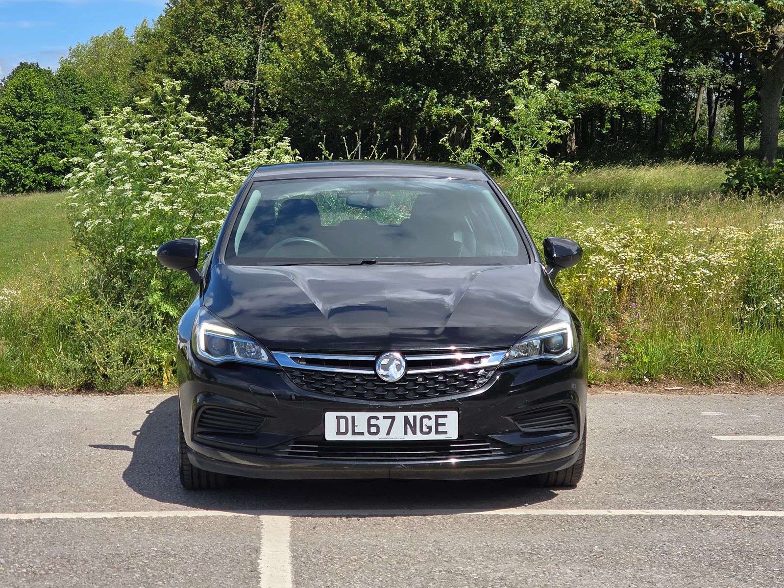 A 2017 VAUXHALL ASTRA 1.0i Turbo ecoTEC Design Hatchback 5dr Petrol Manual Euro 6 (s/s) (105 ps) A 2017 VAUXHALL ASTRA 1.0i Turbo ecoTEC Design Hatchback 5dr Petrol Manual Euro 6 (s/s) (105 ps)