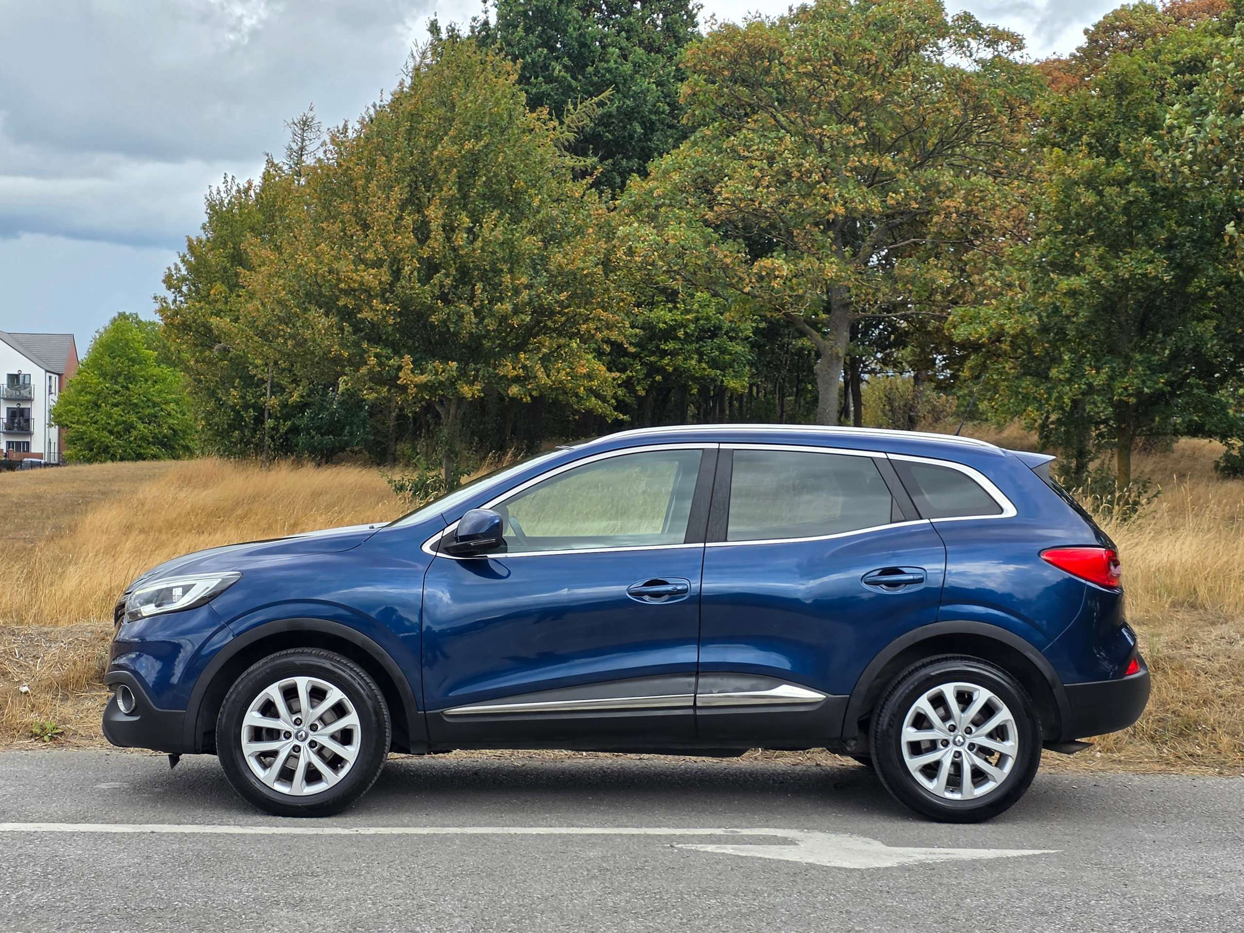 A 2016 RENAULT KADJAR 1.5 dCi Dynamique Nav SUV 5dr Diesel Manual Euro 6 (s/s) (110 ps) A 2016 RENAULT KADJAR 1.5 dCi Dynamique Nav SUV 5dr Diesel Manual Euro 6 (s/s) (110 ps)