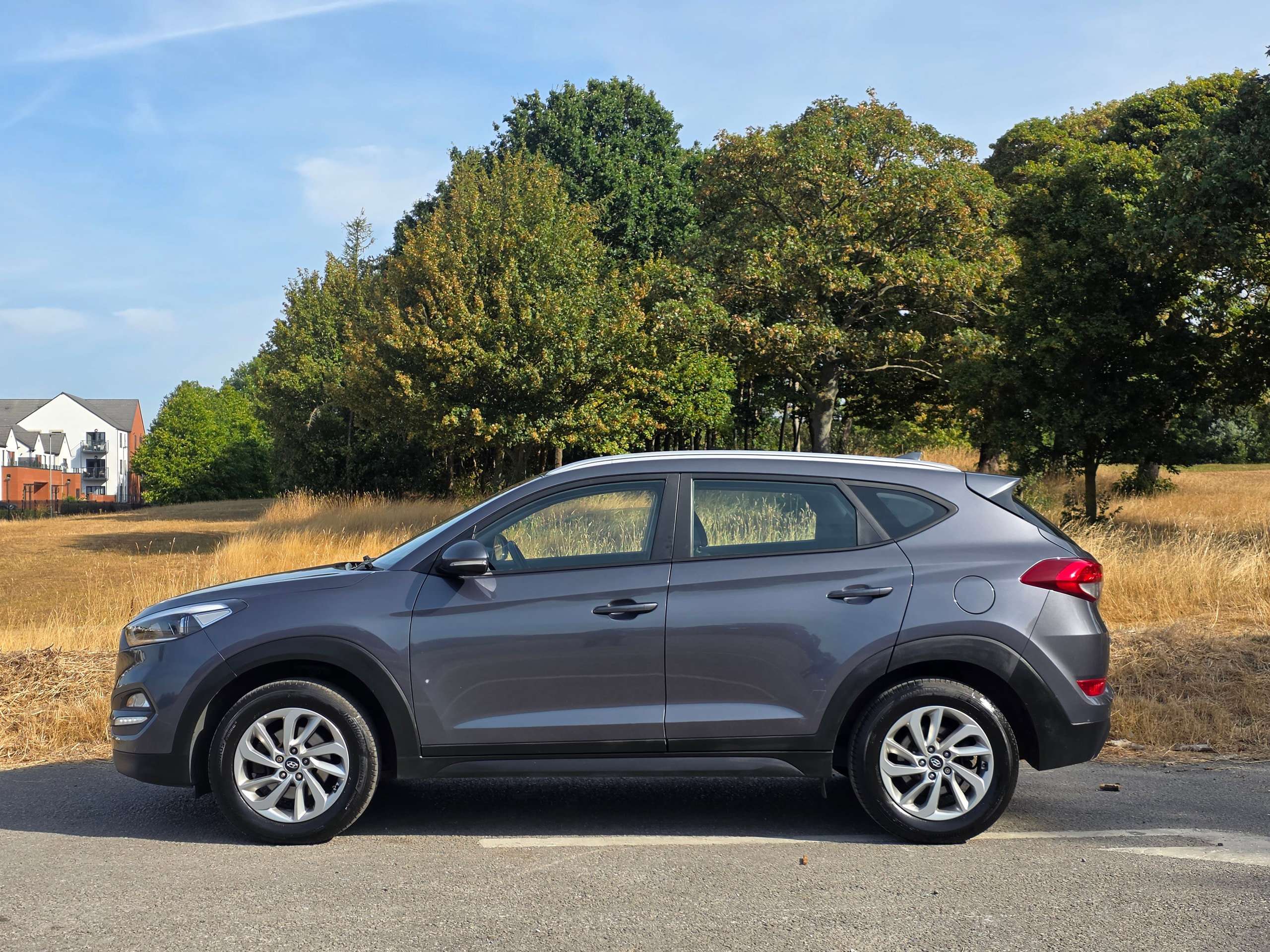 A 2017 HYUNDAI TUCSON 1.7 CRDi Blue Drive SE Nav SUV 5dr Diesel Manual Euro 6 (s/s) (116 ps) A 2017 HYUNDAI TUCSON 1.7 CRDi Blue Drive SE Nav SUV 5dr Diesel Manual Euro 6 (s/s) (116 ps)