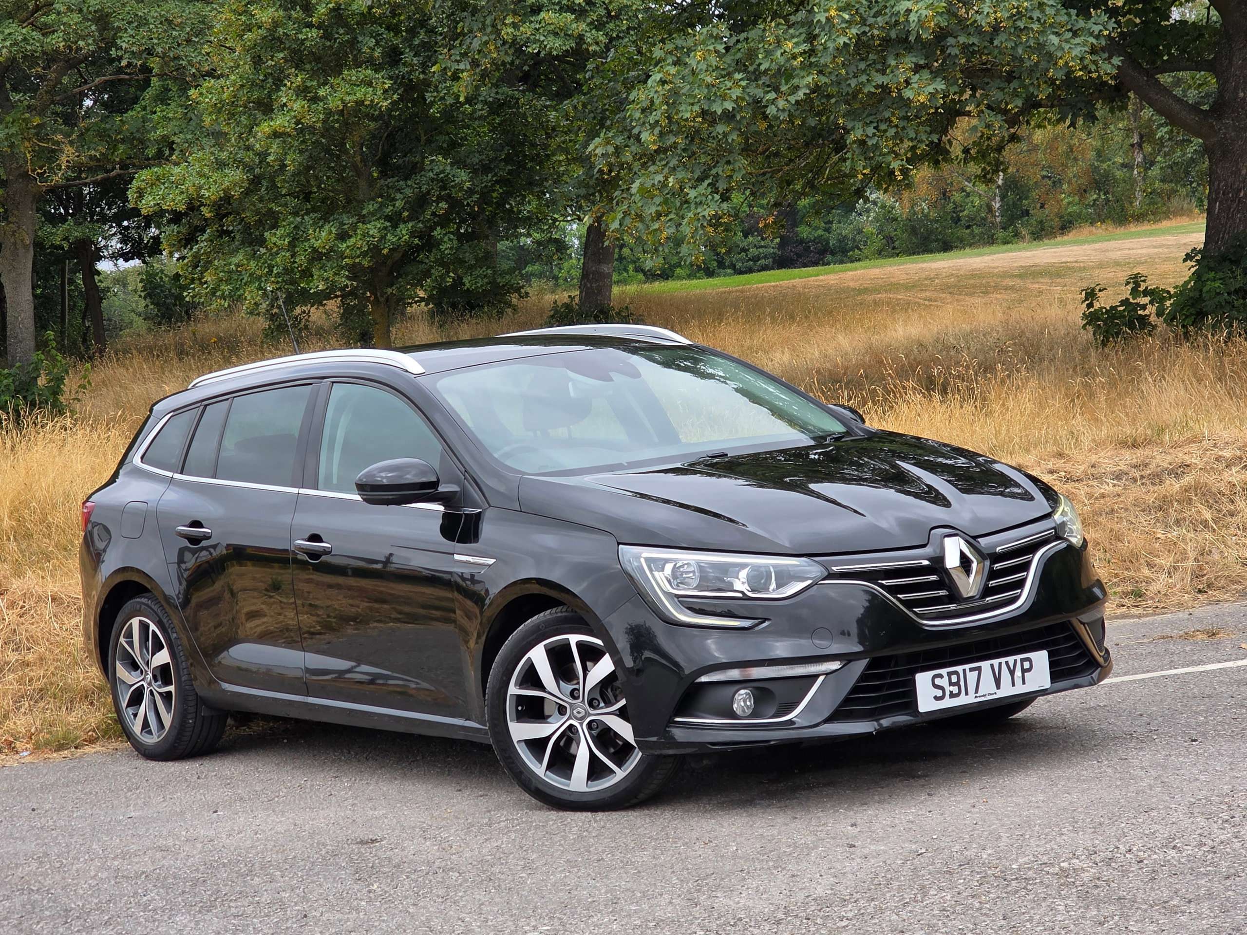 A 2017 RENAULT MEGANE 1.6 dCi Dynamique Nav Sport Tourer 5dr Diesel Manual Euro 6 (s/s) (130 ps) A 2017 RENAULT MEGANE 1.6 dCi Dynamique Nav Sport Tourer 5dr Diesel Manual Euro 6 (s/s) (130 ps)