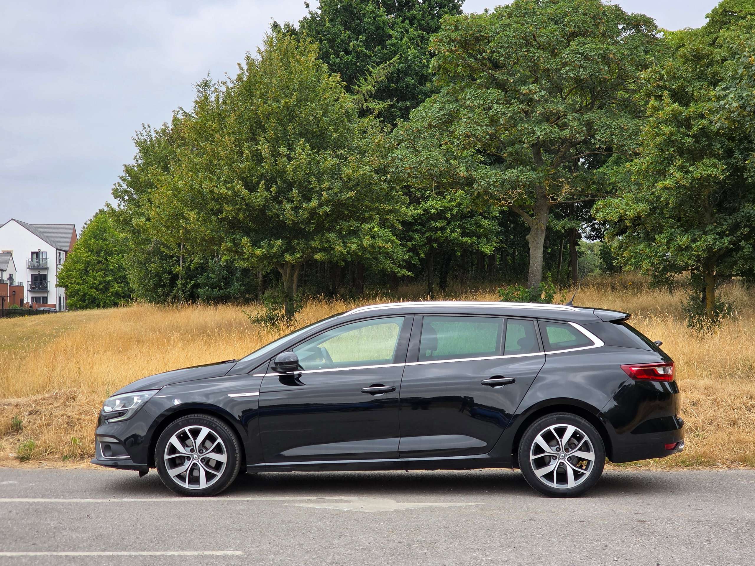 A 2017 RENAULT MEGANE 1.6 dCi Dynamique Nav Sport Tourer 5dr Diesel Manual Euro 6 (s/s) (130 ps) A 2017 RENAULT MEGANE 1.6 dCi Dynamique Nav Sport Tourer 5dr Diesel Manual Euro 6 (s/s) (130 ps)