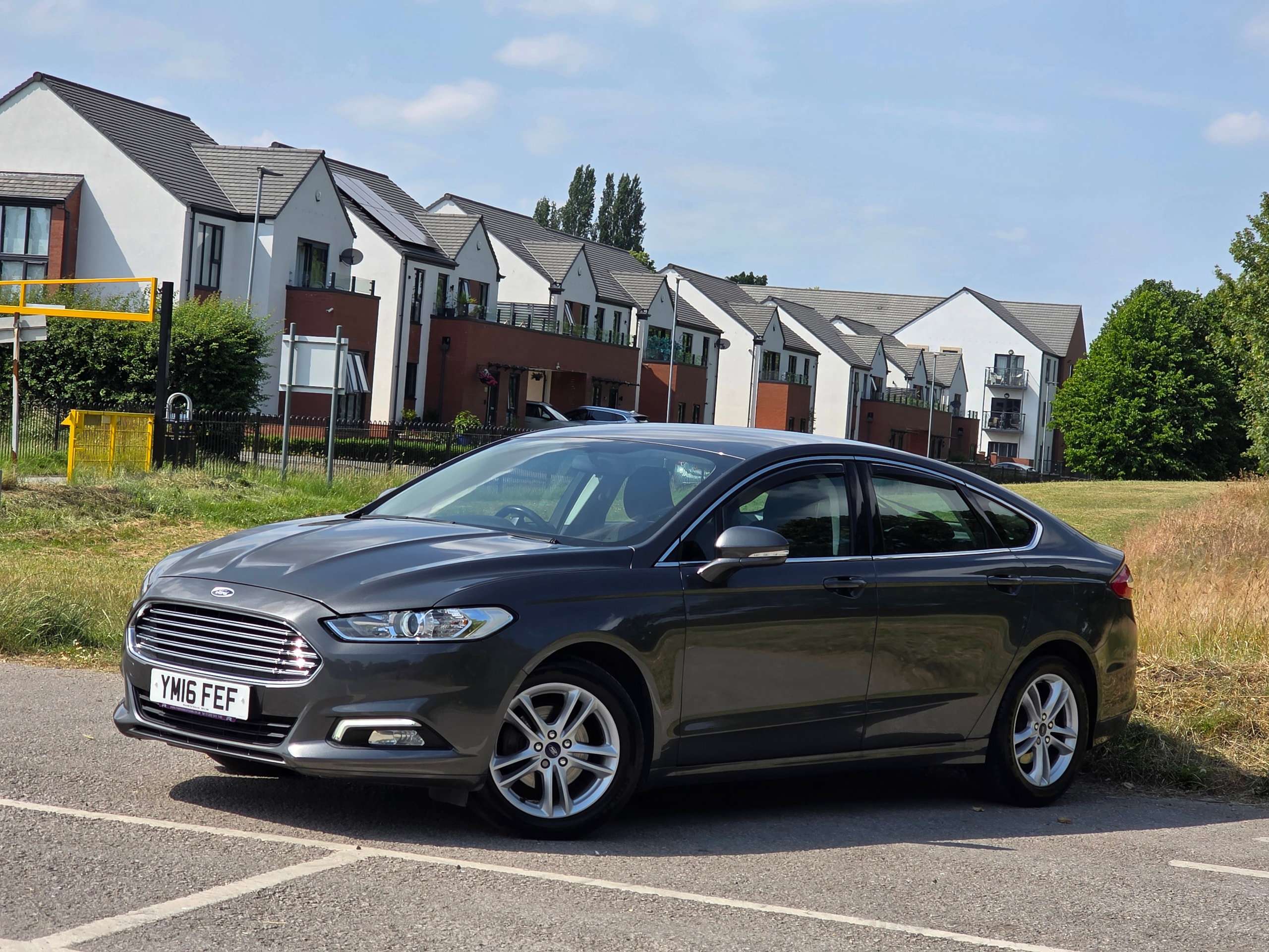A 2016 FORD MONDEO 2.0 TDCi Zetec Hatchback 5dr Diesel Manual Euro 6 (s/s) (150 ps) A 2016 FORD MONDEO 2.0 TDCi Zetec Hatchback 5dr Diesel Manual Euro 6 (s/s) (150 ps)