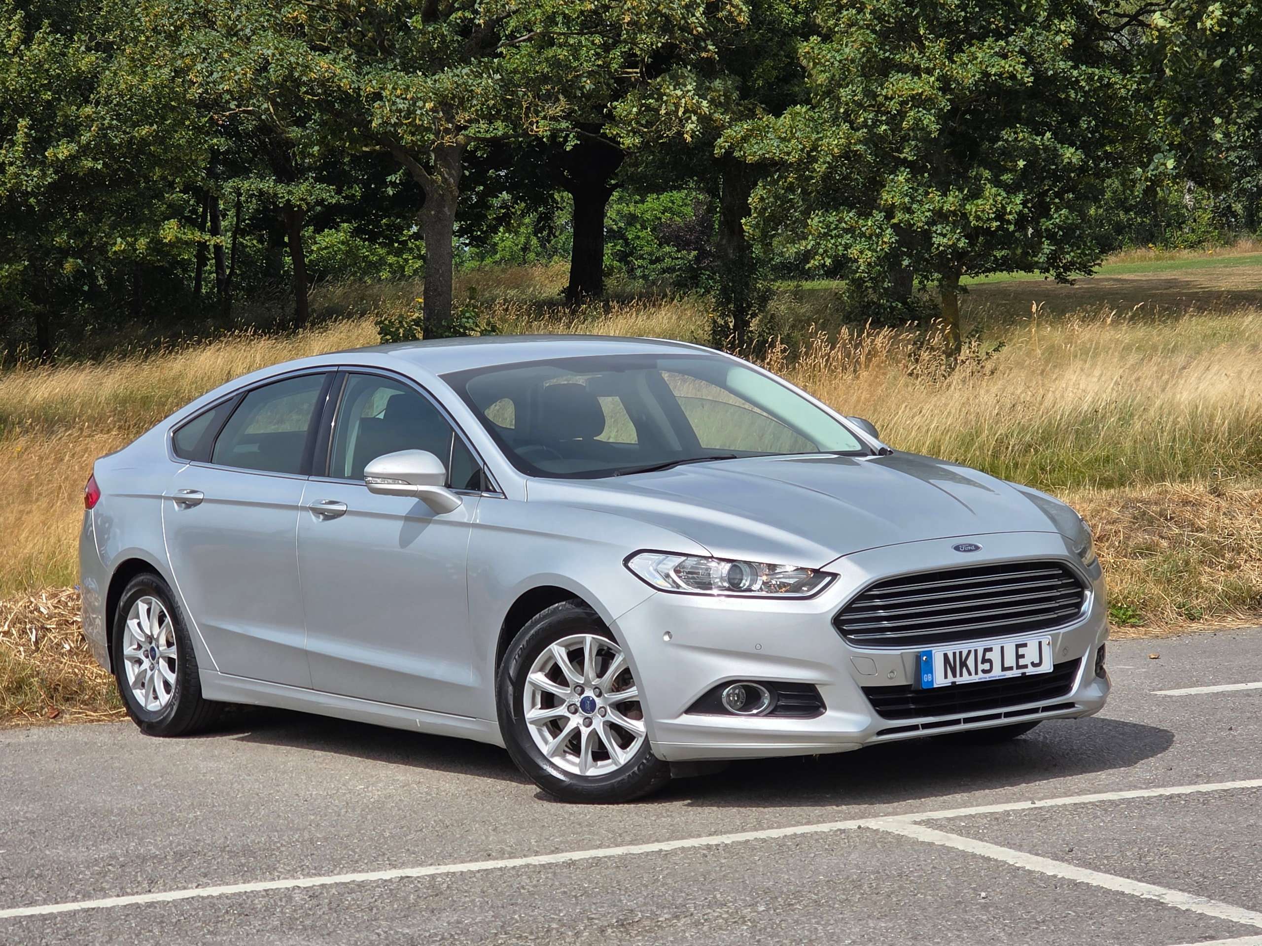 A 2015 FORD MONDEO 2.0 TDCi ECOnetic Zetec Hatchback 5dr Diesel Manual Euro 6 (s/s) (150 ps) A 2015 FORD MONDEO 2.0 TDCi ECOnetic Zetec Hatchback 5dr Diesel Manual Euro 6 (s/s) (150 ps)