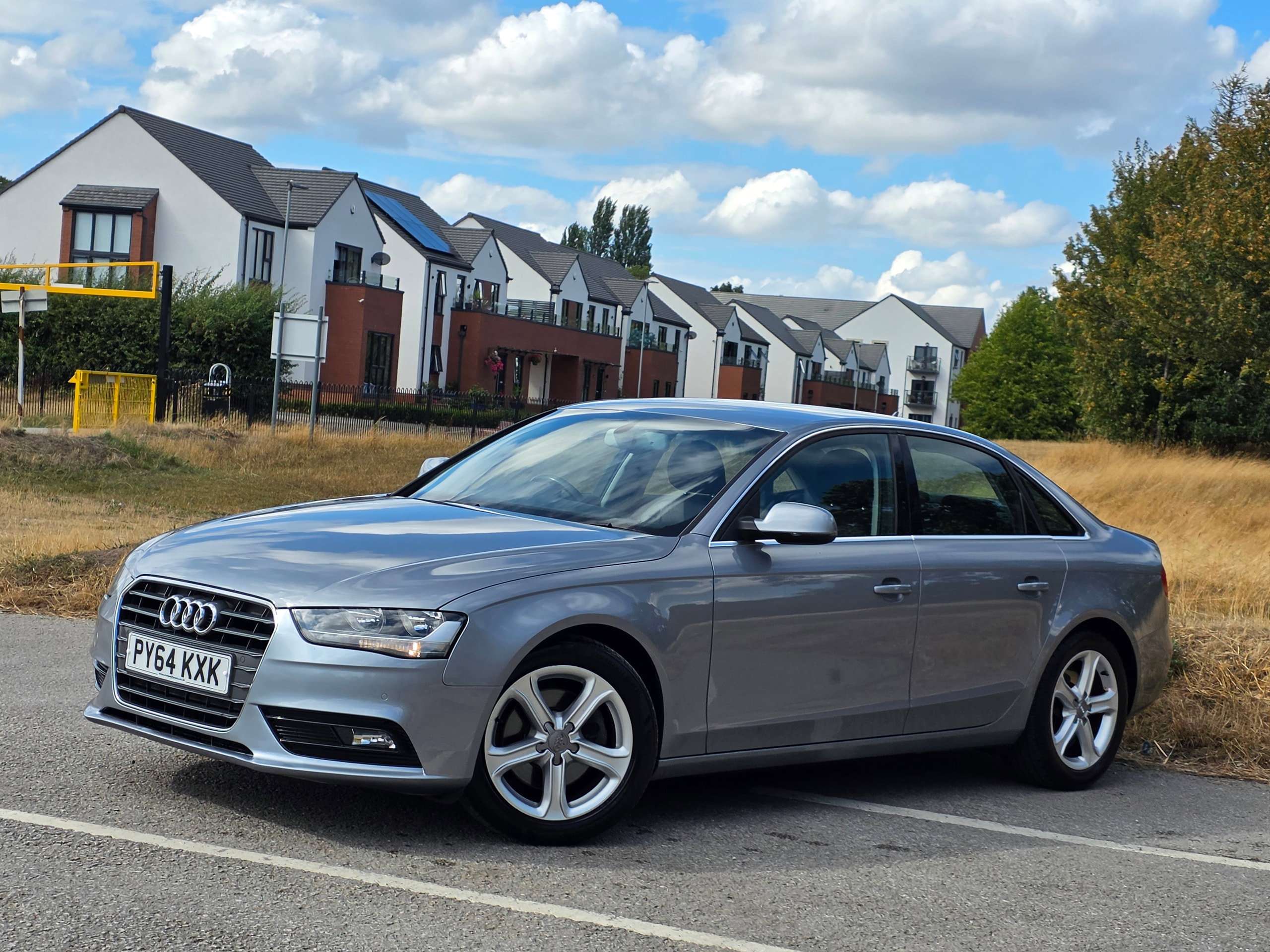 A 2015 AUDI A4 2.0 TDI ultra SE Technik Saloon 4dr Diesel Manual Euro 6 (s/s) (163 ps) A 2015 AUDI A4 2.0 TDI ultra SE Technik Saloon 4dr Diesel Manual Euro 6 (s/s) (163 ps)