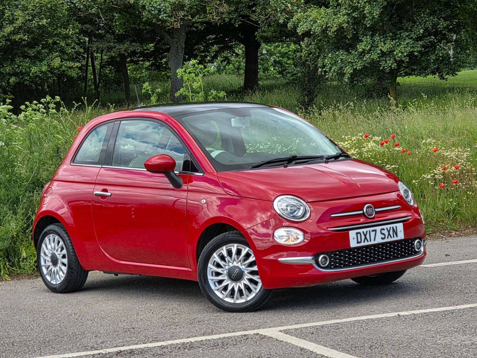 A 2017 FIAT 500 1.2 Lounge Hatchback 3dr Petrol Manual Euro 6 (s/s) (69 bhp) A 2017 FIAT 500 1.2 Lounge Hatchback 3dr Petrol Manual Euro 6 (s/s) (69 bhp)