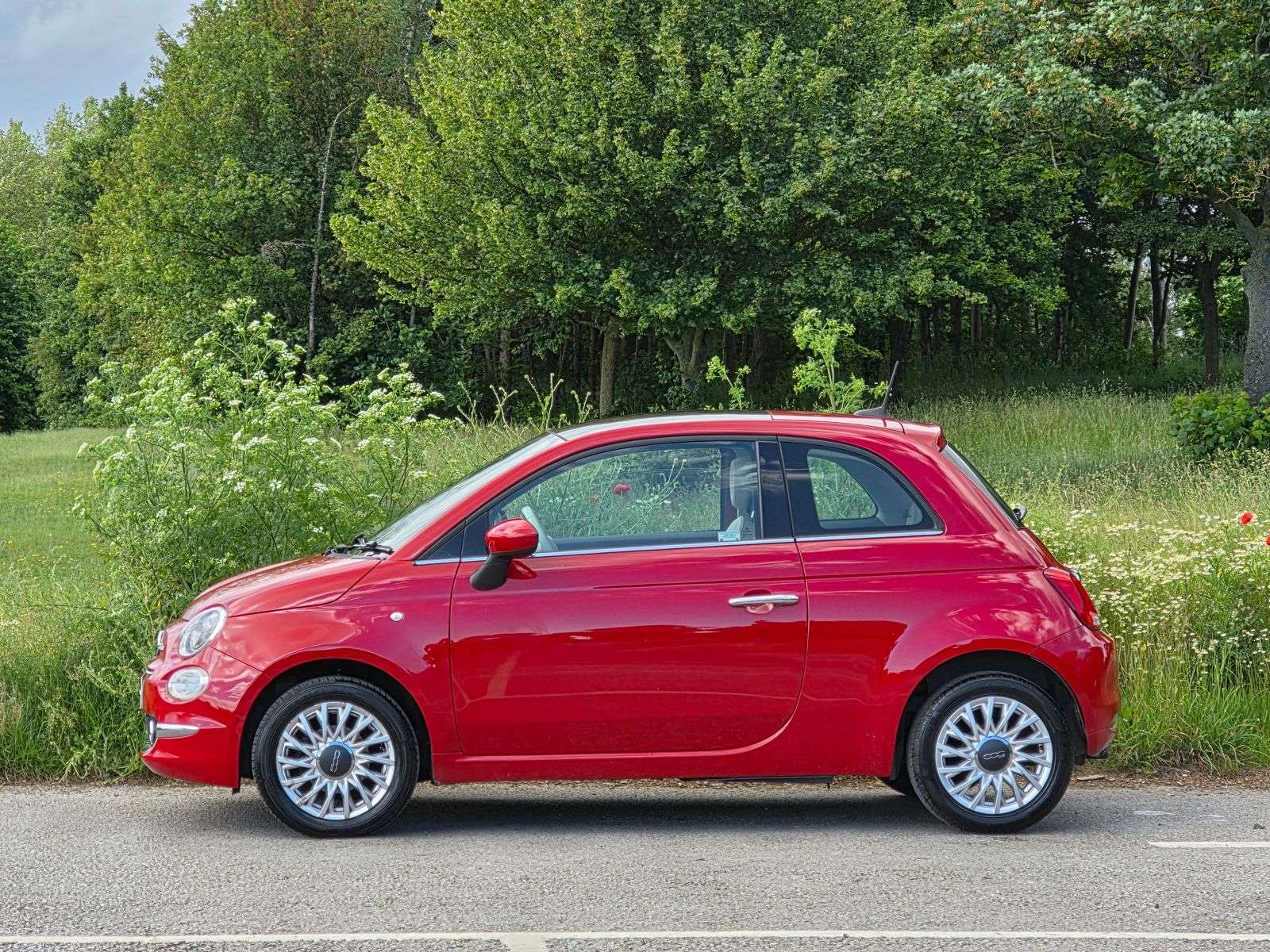 A 2017 FIAT 500 1.2 Lounge Hatchback 3dr Petrol Manual Euro 6 (s/s) (69 bhp) A 2017 FIAT 500 1.2 Lounge Hatchback 3dr Petrol Manual Euro 6 (s/s) (69 bhp)