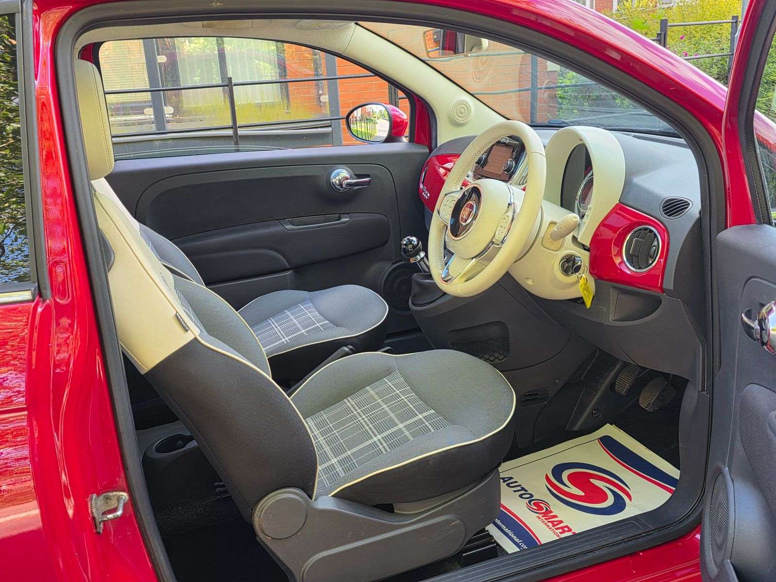 2017 FIAT 500 2017 FIAT 500