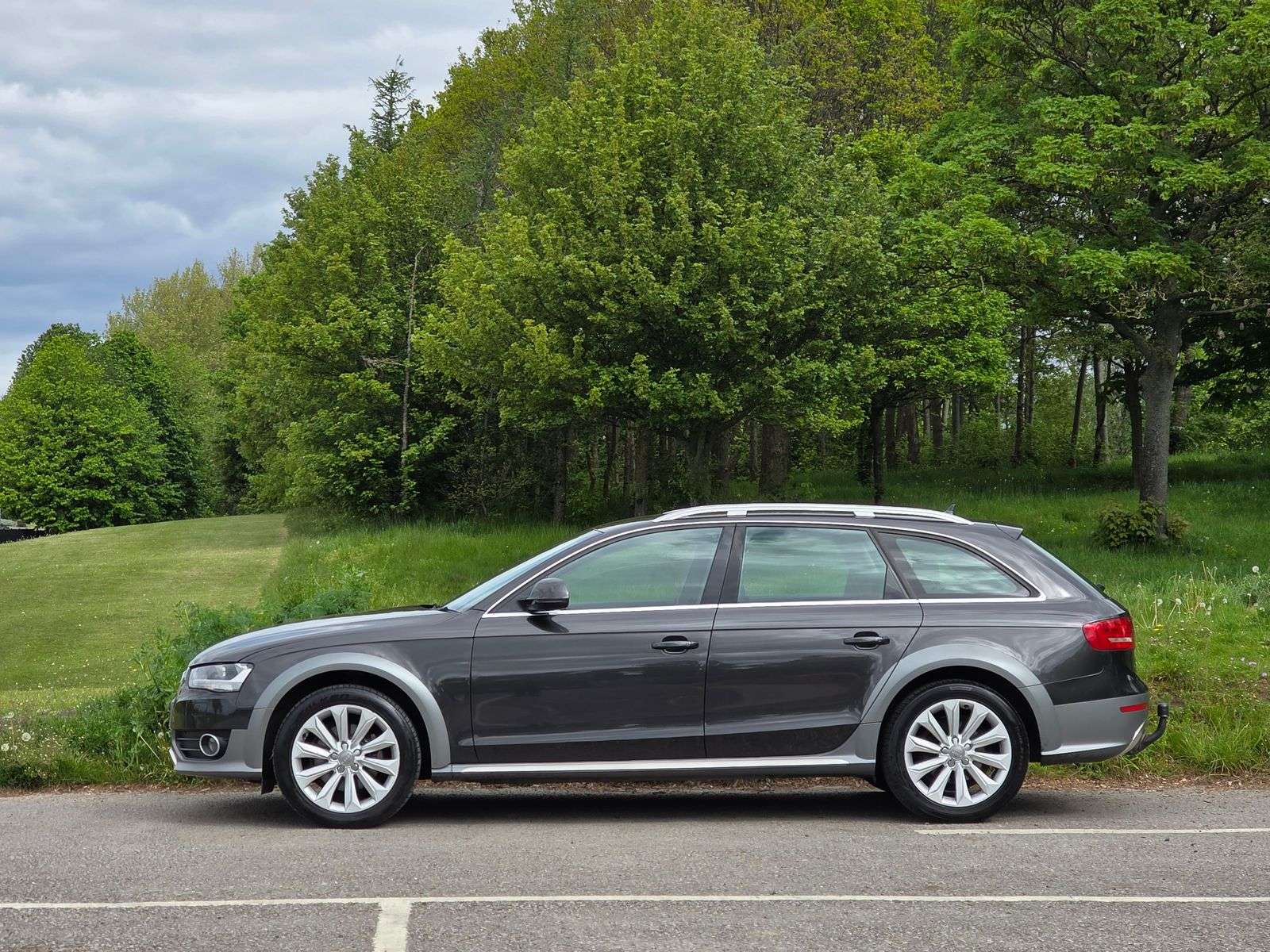 A 2014 AUDI A4 ALLROAD 2.0 TDI quattro Euro 5 (s/s) 5dr A 2014 AUDI A4 ALLROAD 2.0 TDI quattro Euro 5 (s/s) 5dr