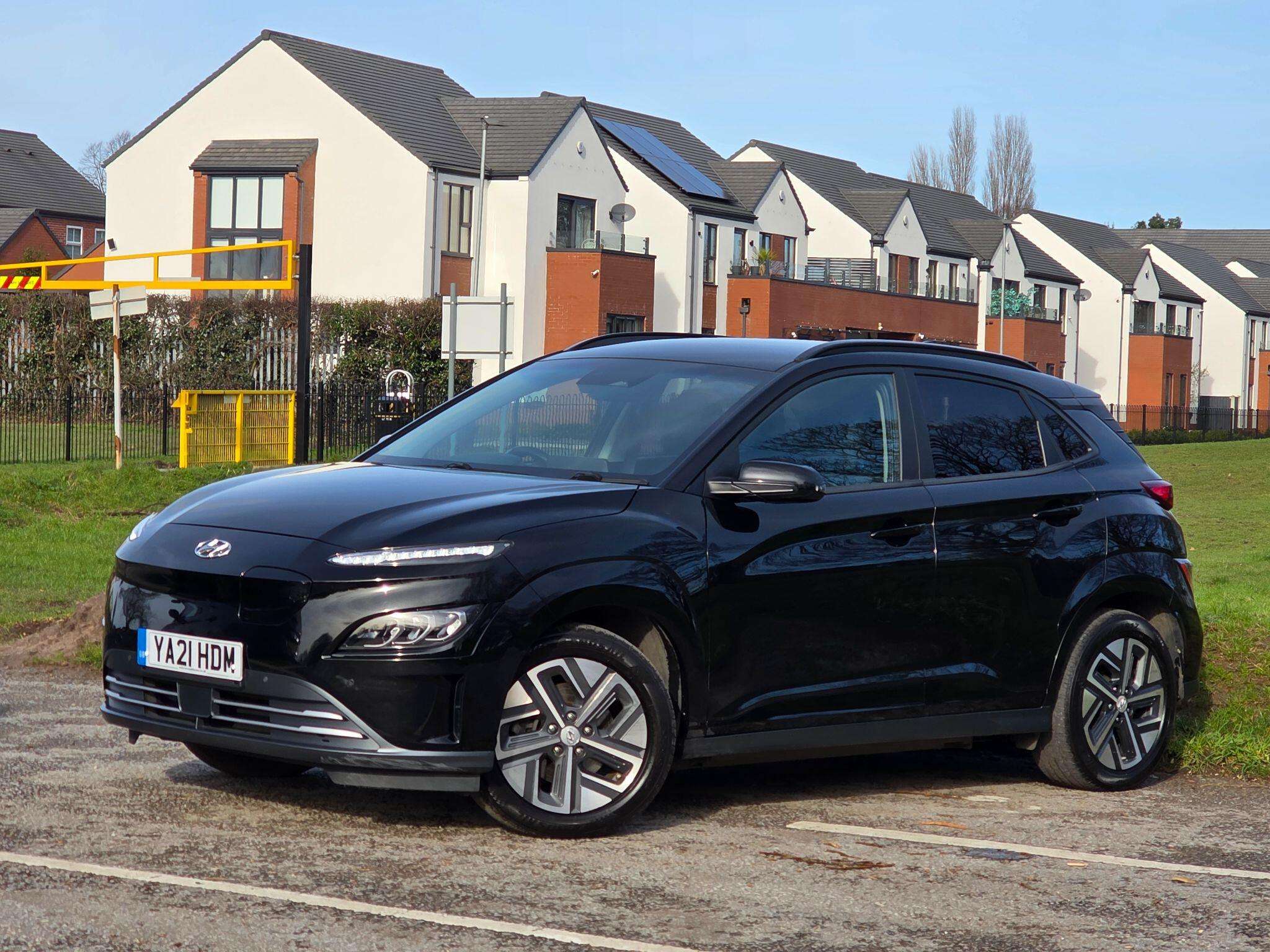 A 2021 HYUNDAI KONA 64kWh Premium Auto 5dr (10.5kW Charger) A 2021 HYUNDAI KONA 64kWh Premium Auto 5dr (10.5kW Charger)