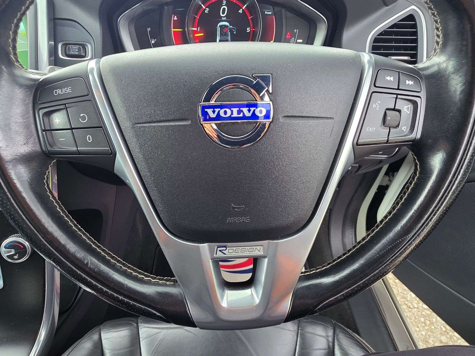 2015 VOLVO XC60 2015 VOLVO XC60